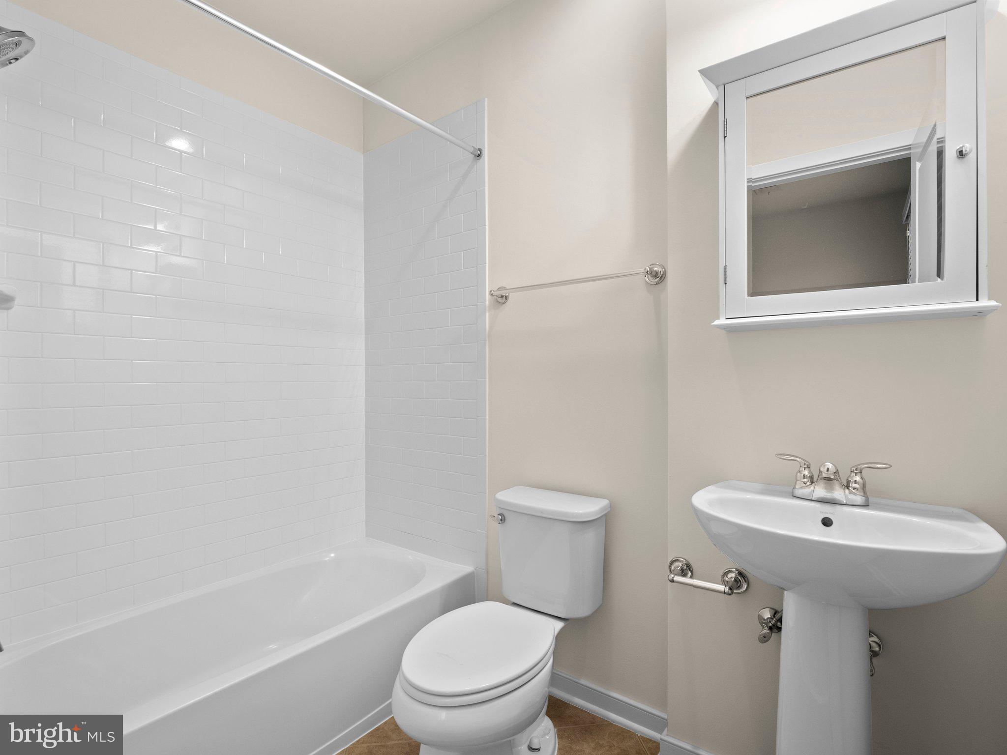 OLD TOWN COMMONS - Residential