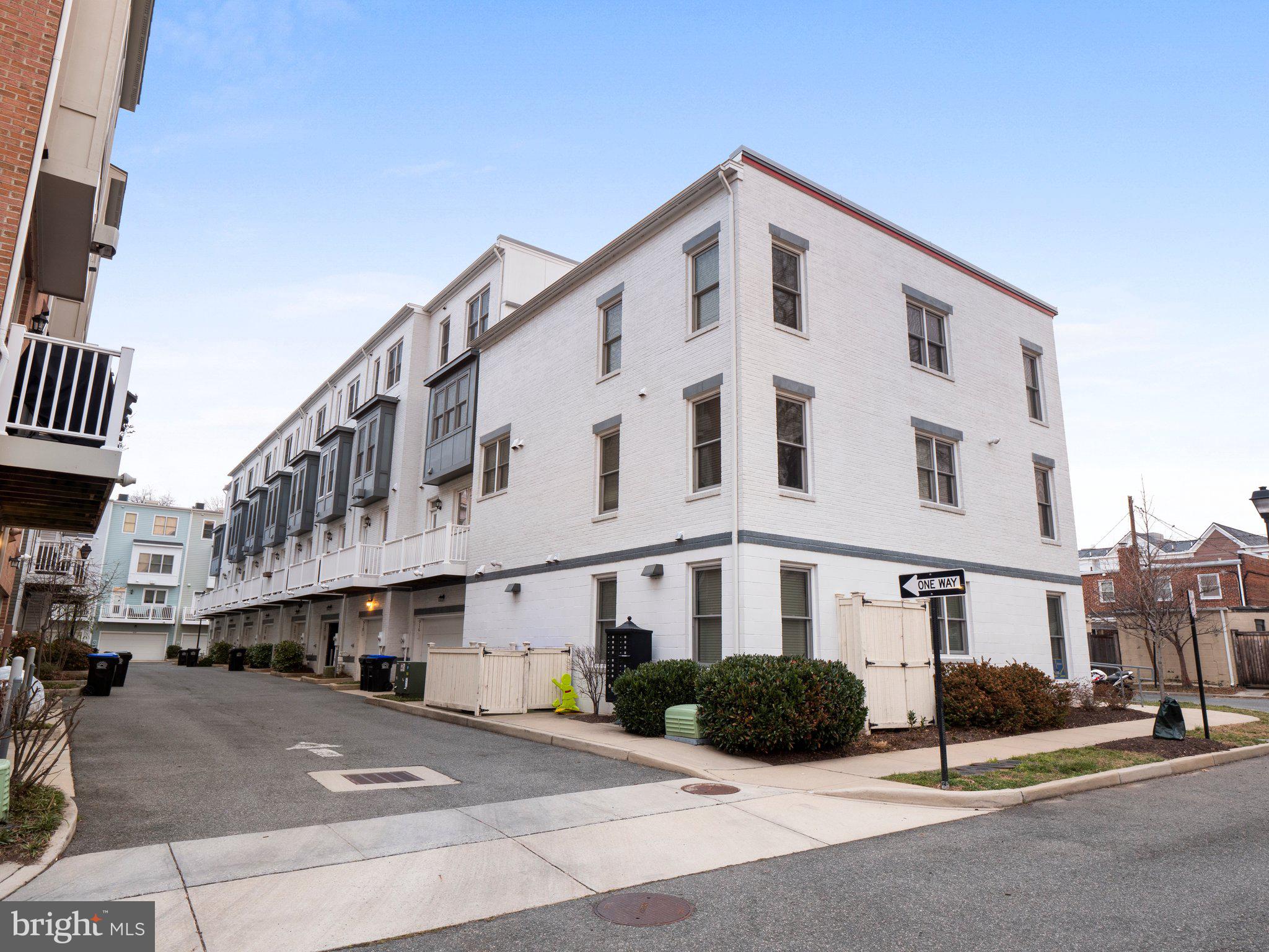 OLD TOWN COMMONS - Residential