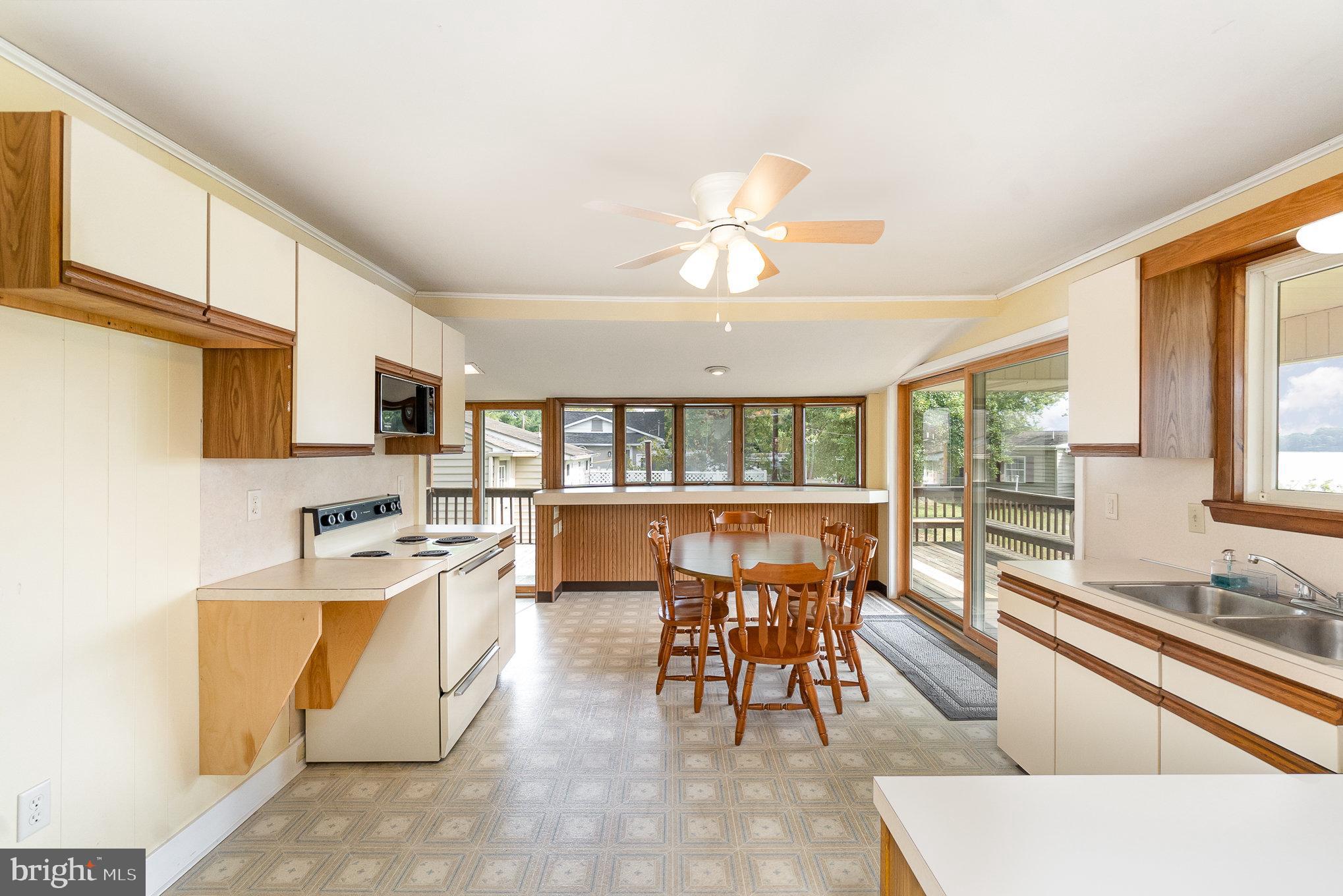 CHARLESTOWN MANOR - Residential