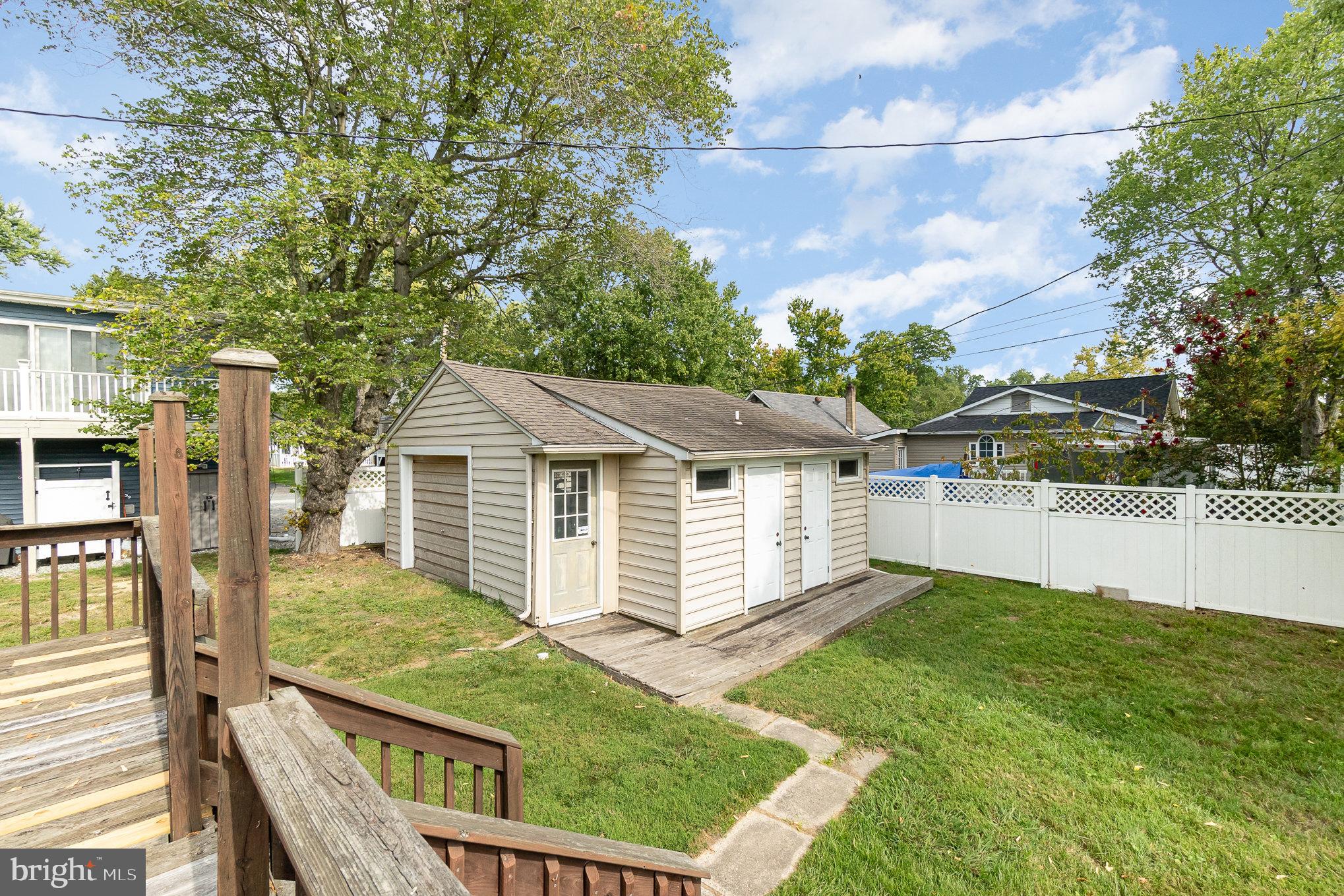 CHARLESTOWN MANOR - Residential