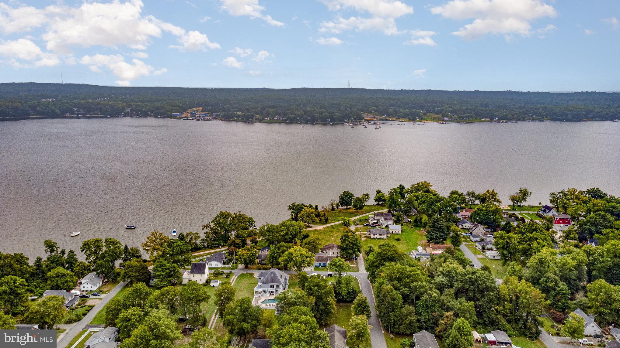 CHARLESTOWN MANOR - Residential