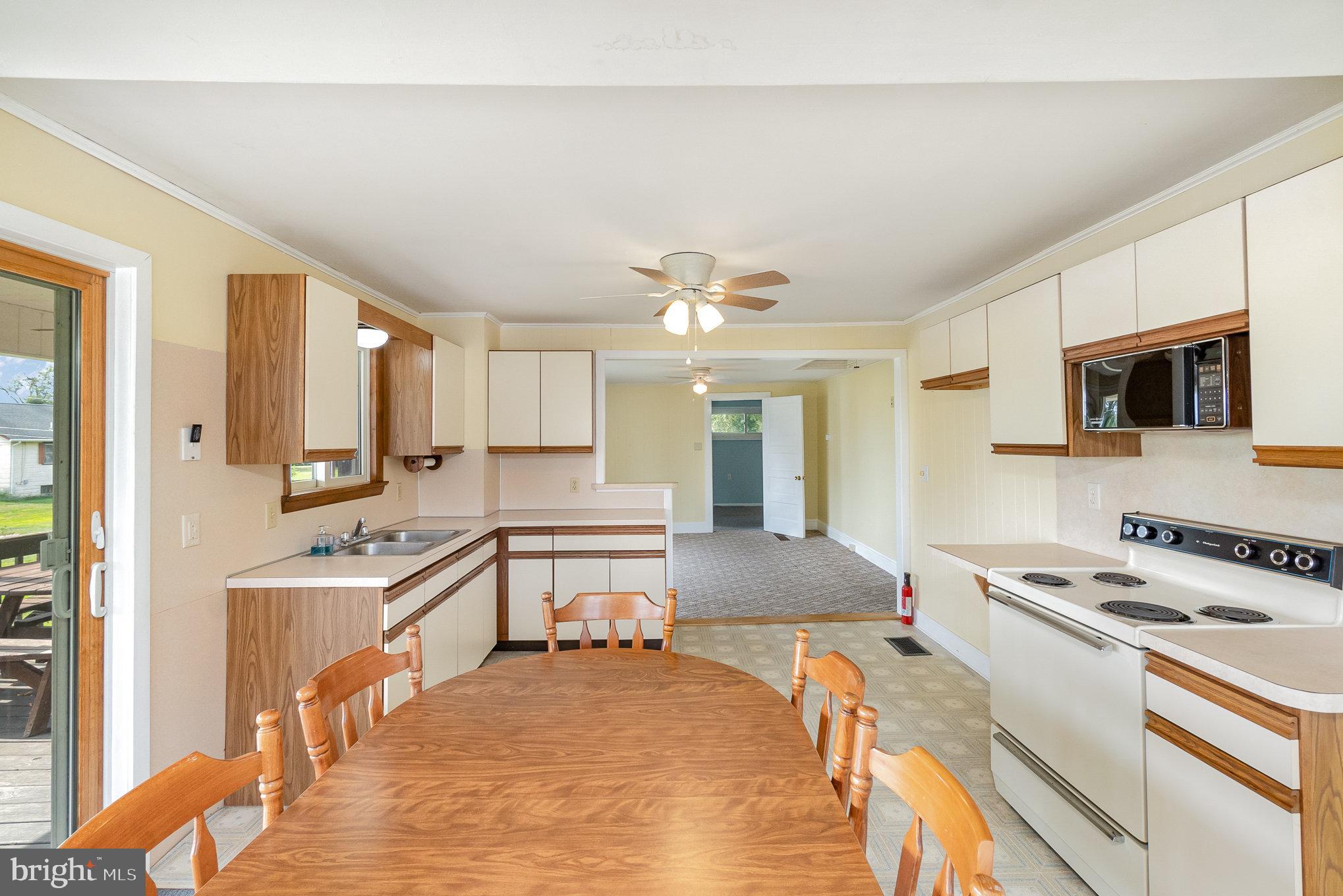 CHARLESTOWN MANOR - Residential