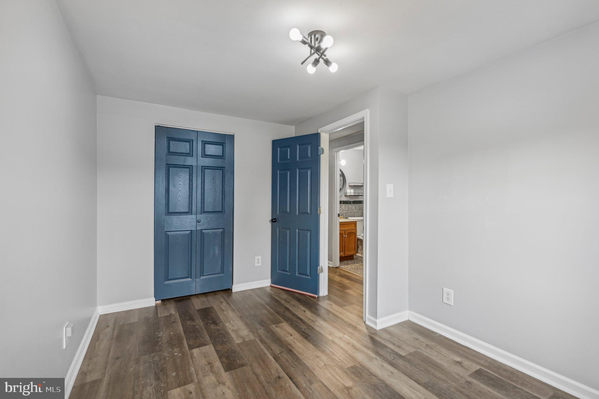 KINGS COURT - Residential