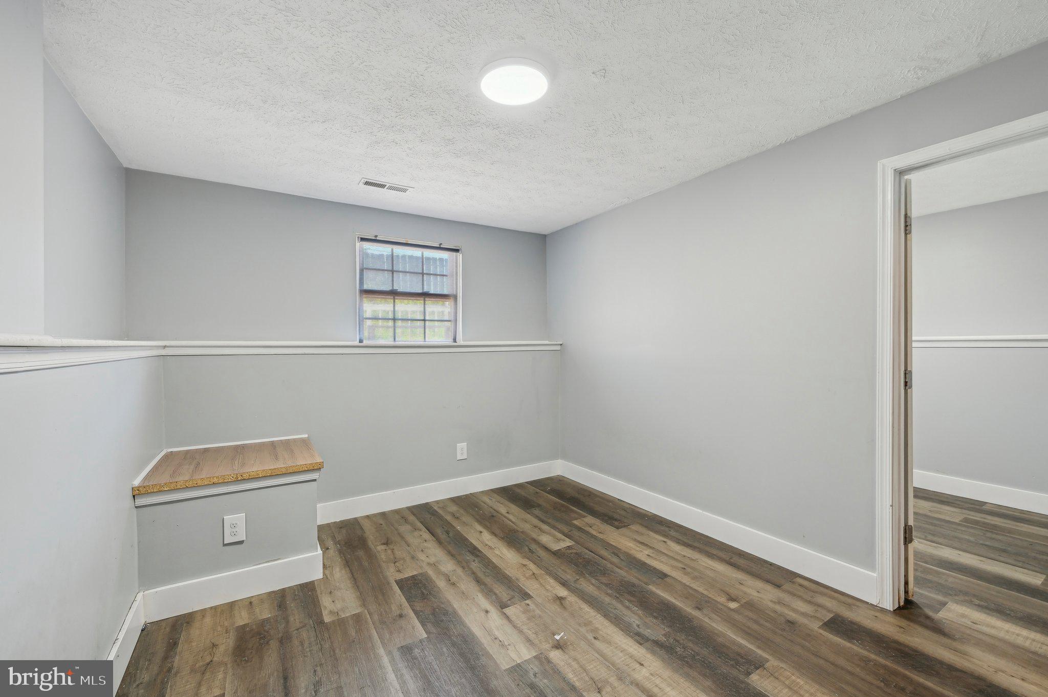 KINGS COURT - Residential