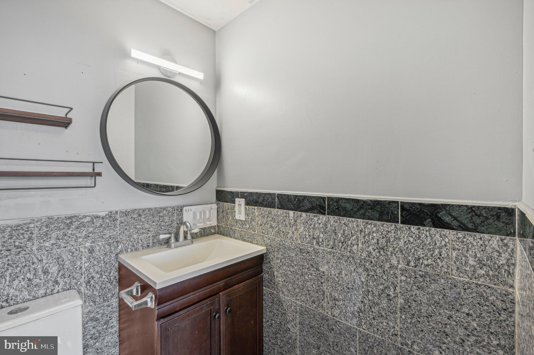 KINGS COURT - Residential