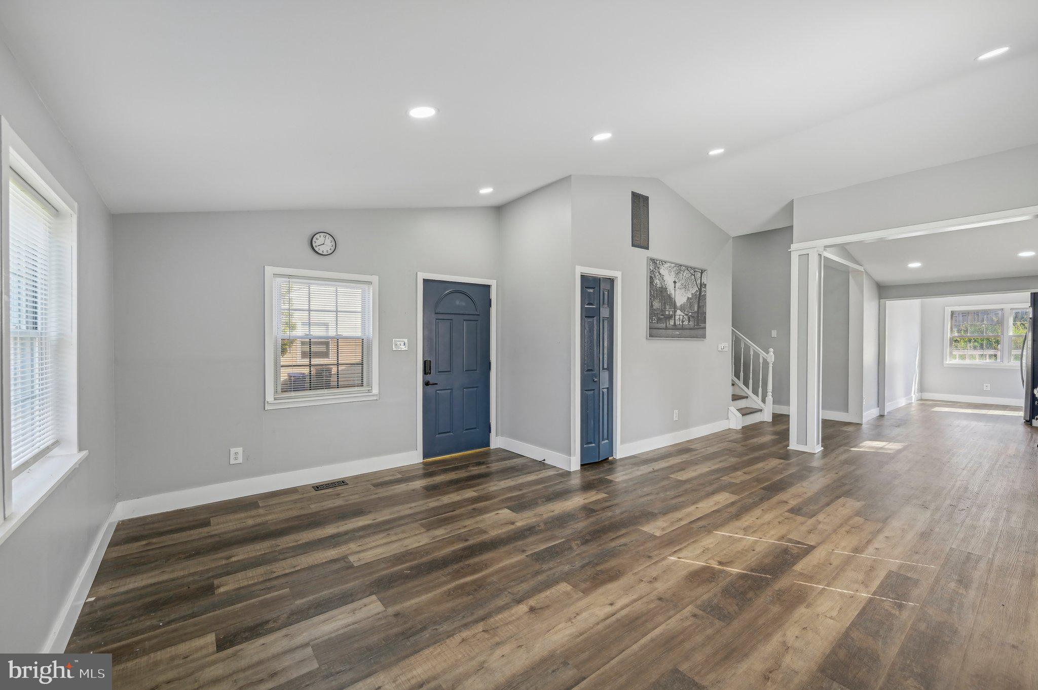 KINGS COURT - Residential