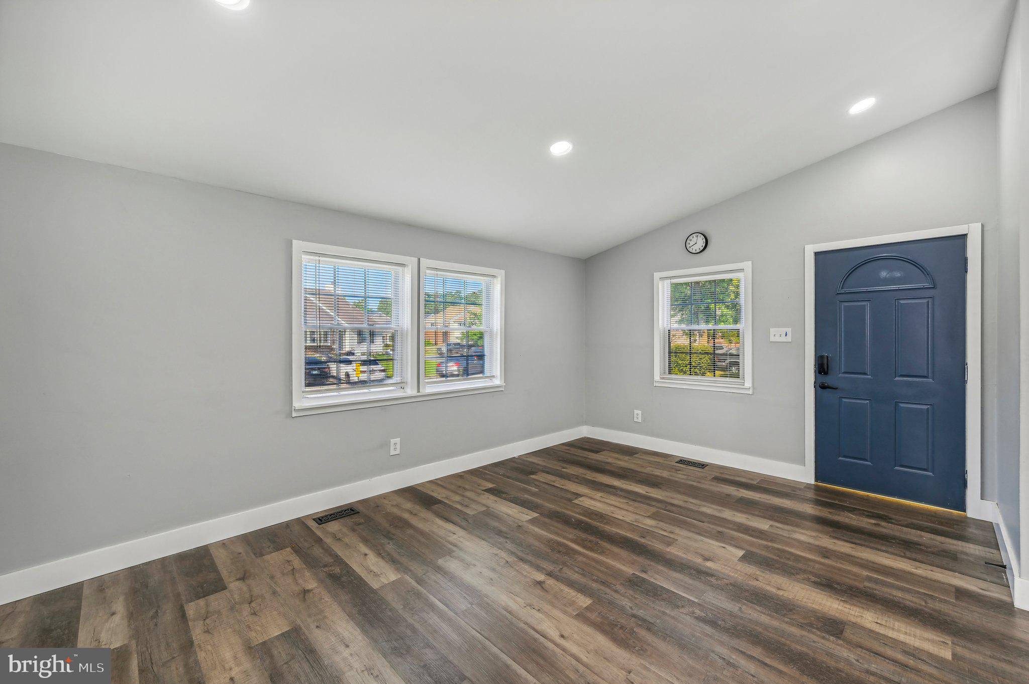 KINGS COURT - Residential