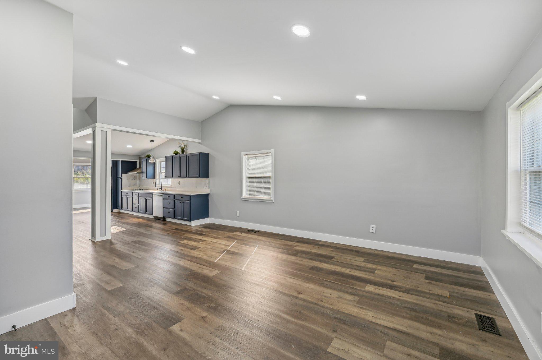 KINGS COURT - Residential