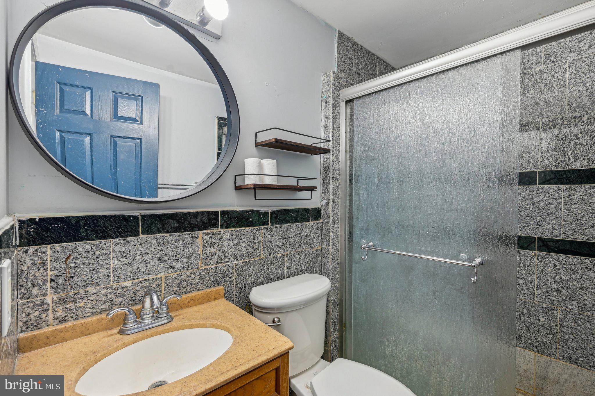 KINGS COURT - Residential