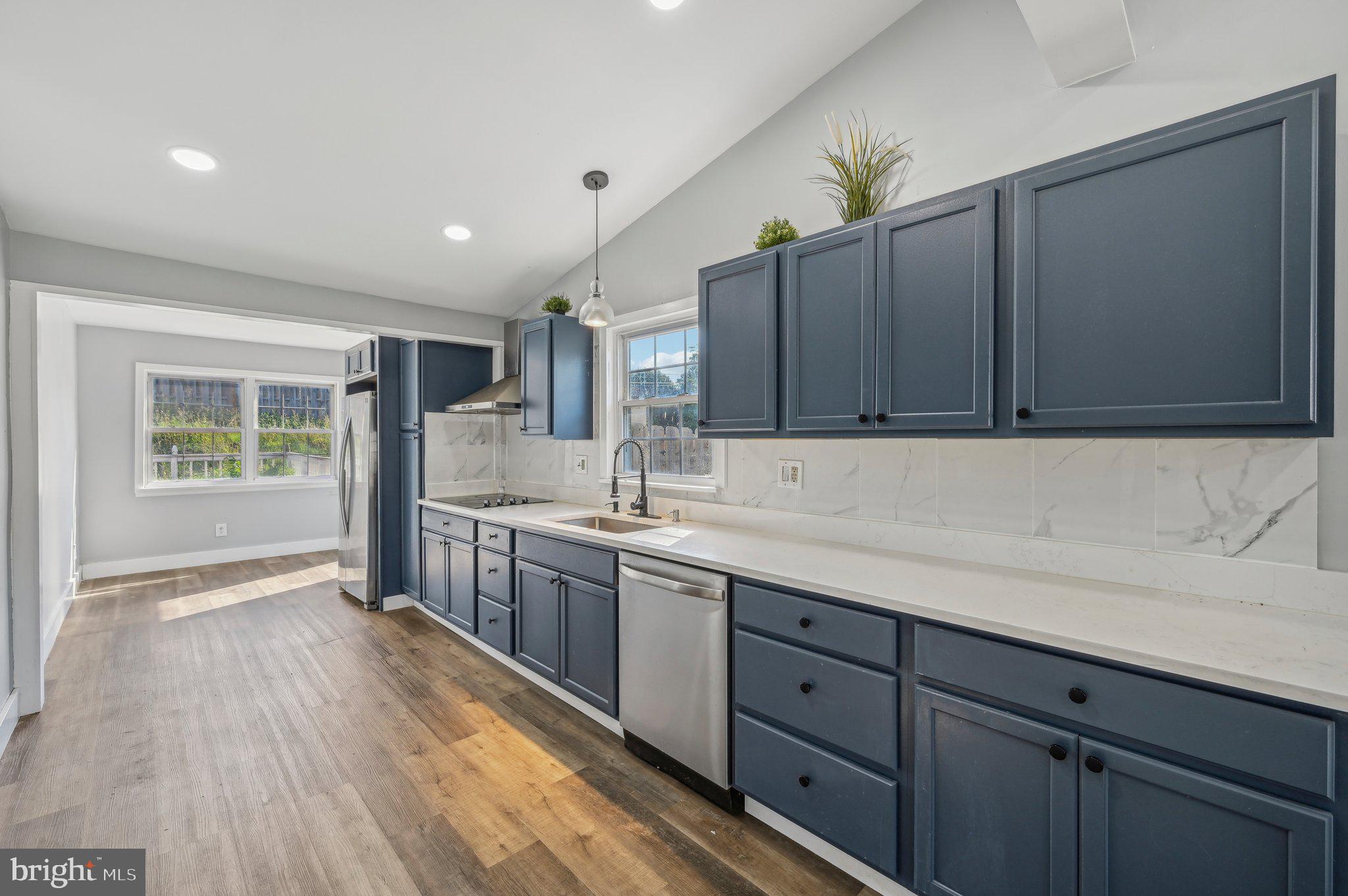 KINGS COURT - Residential