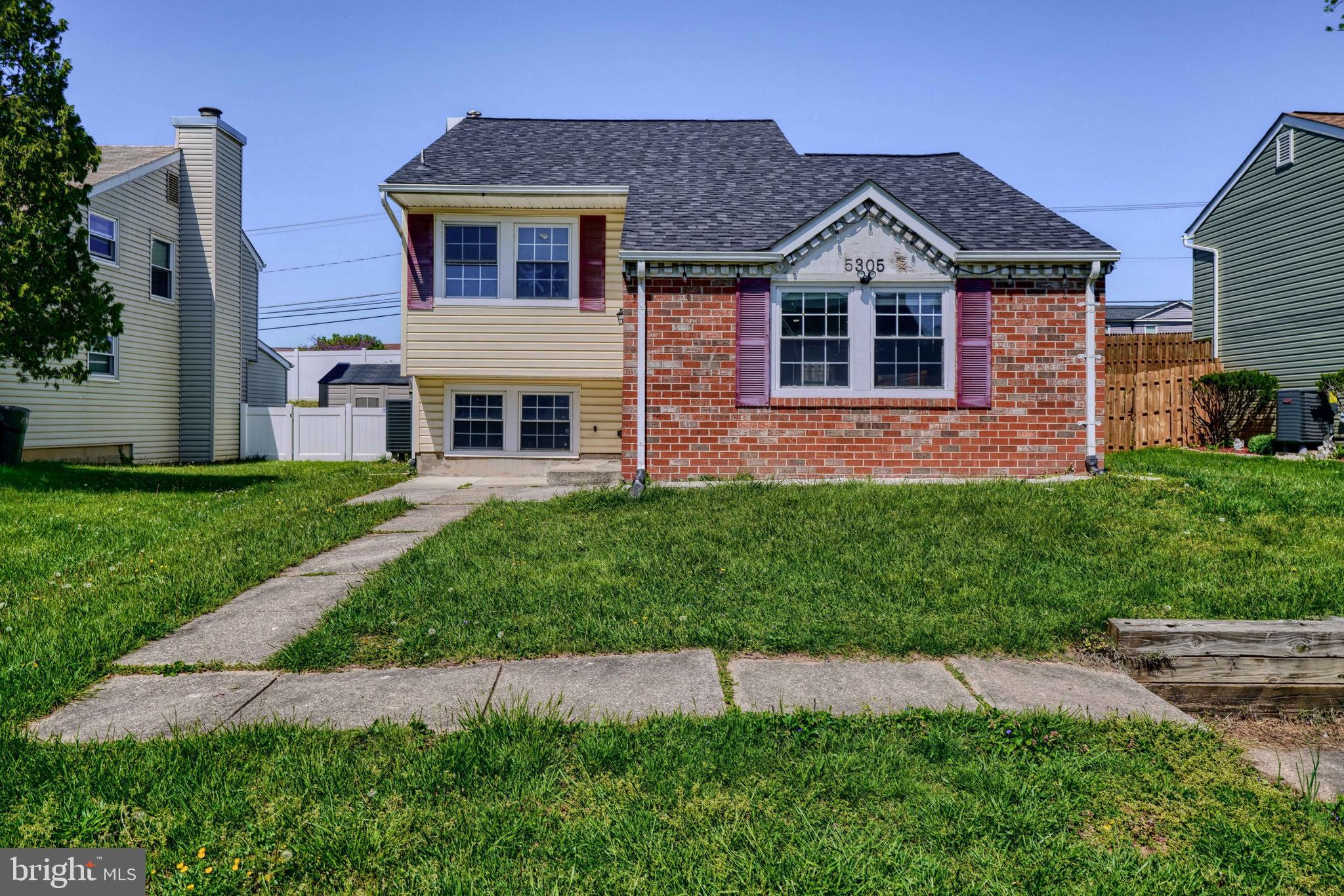 KINGS COURT - Residential