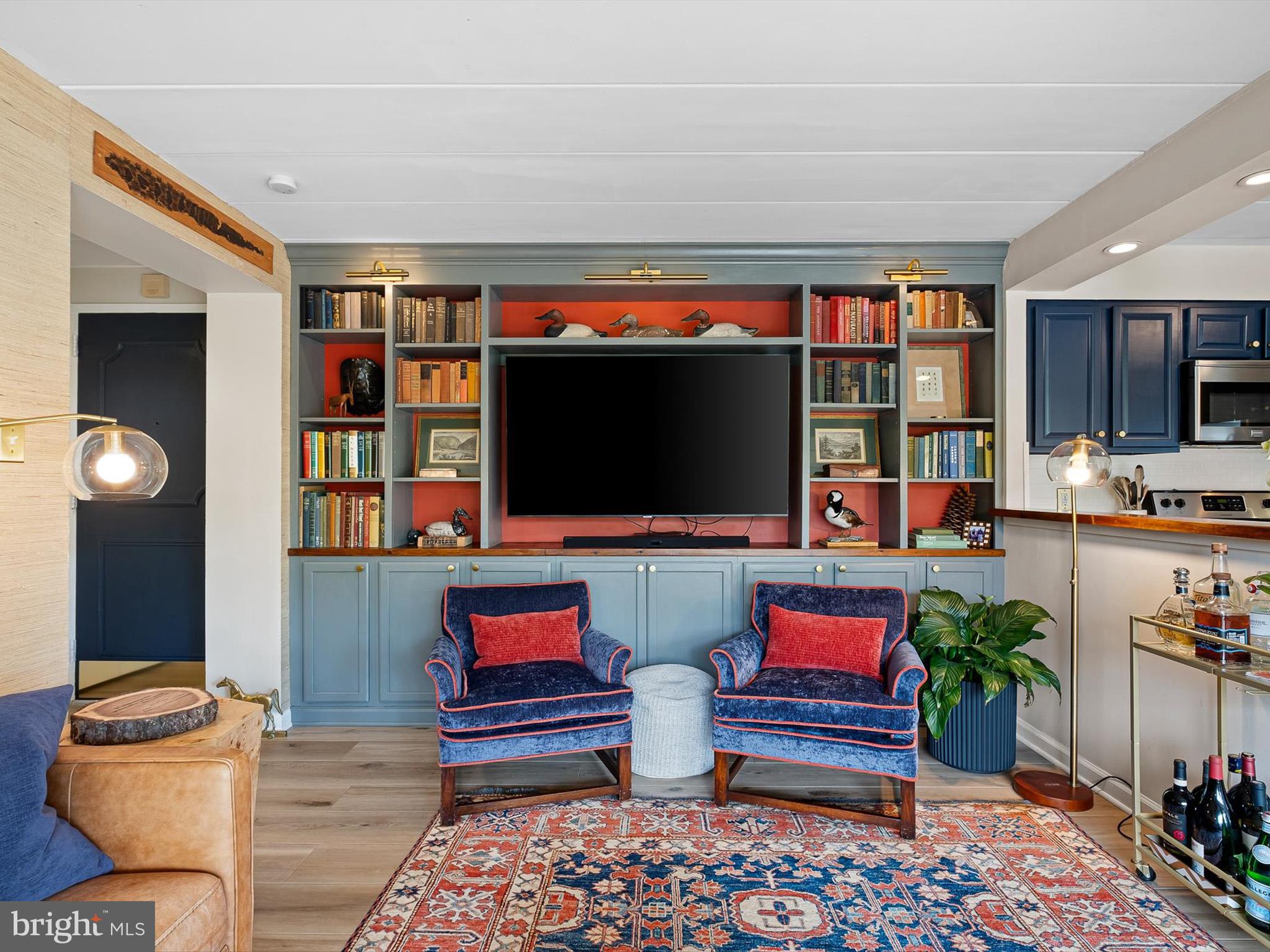 2304 RIDDLE AVENUE 304