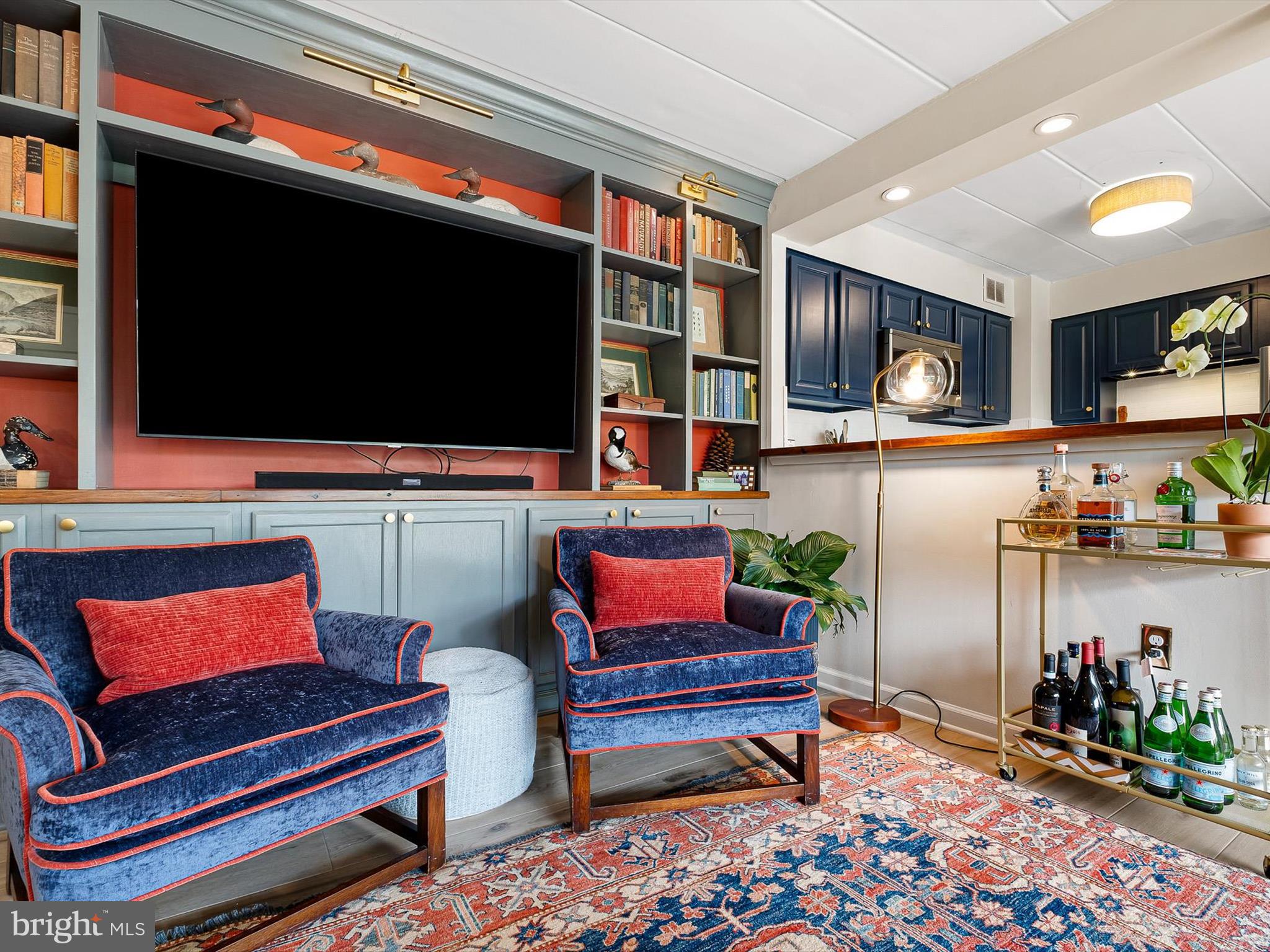 2304 RIDDLE AVENUE 304