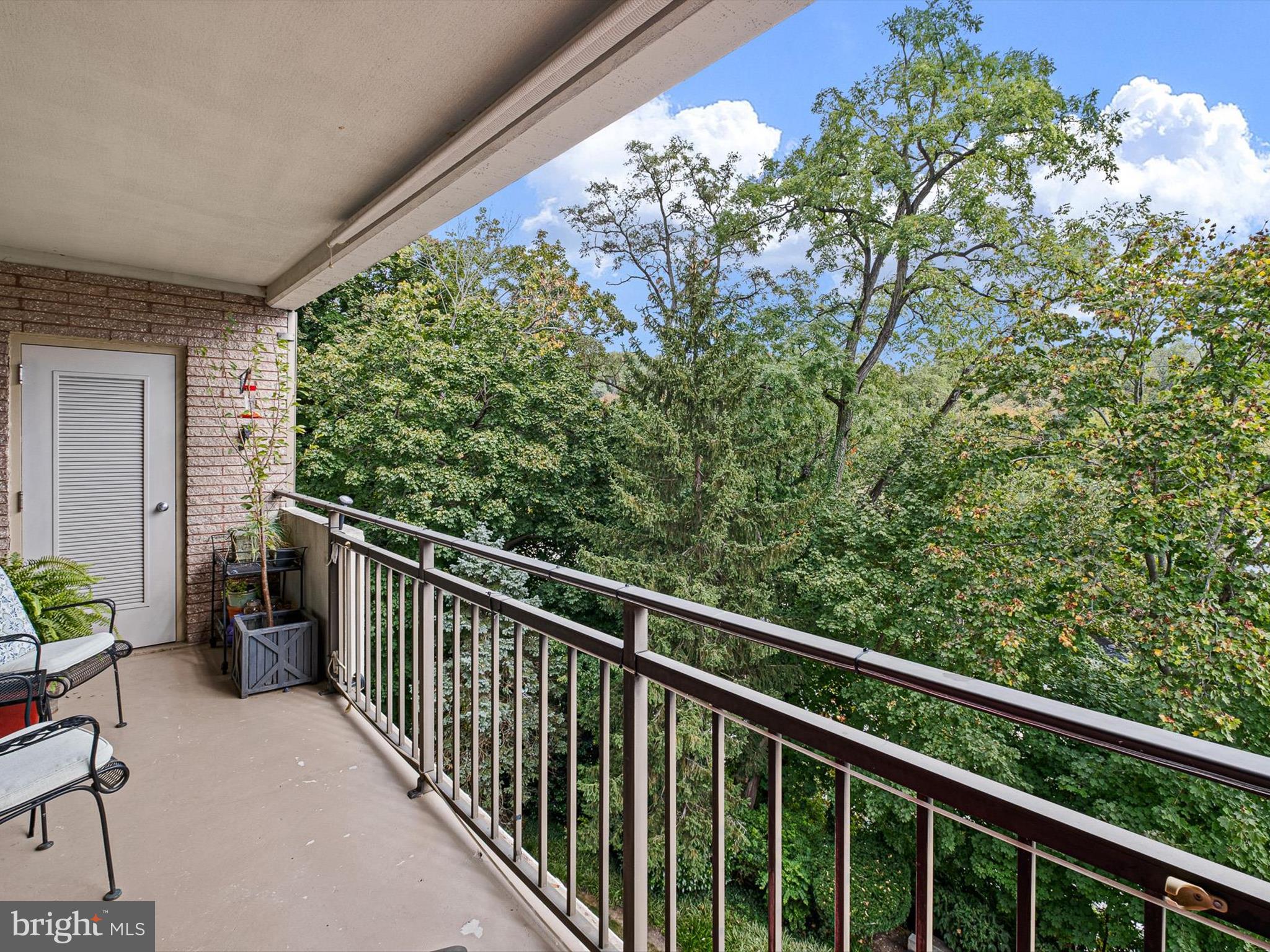 2304 RIDDLE AVENUE 304