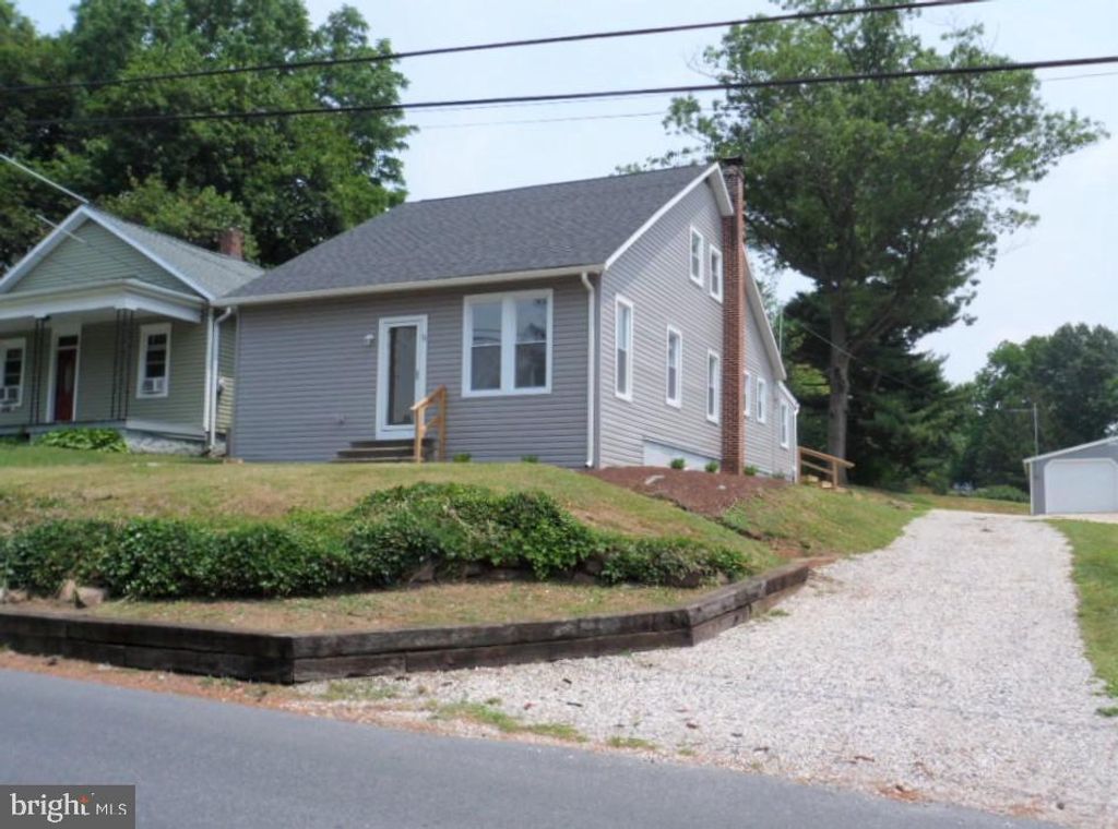 Photo of 33 S Eastland Drive, Lancaster, PA 17602 (MLS # PALA2036310)