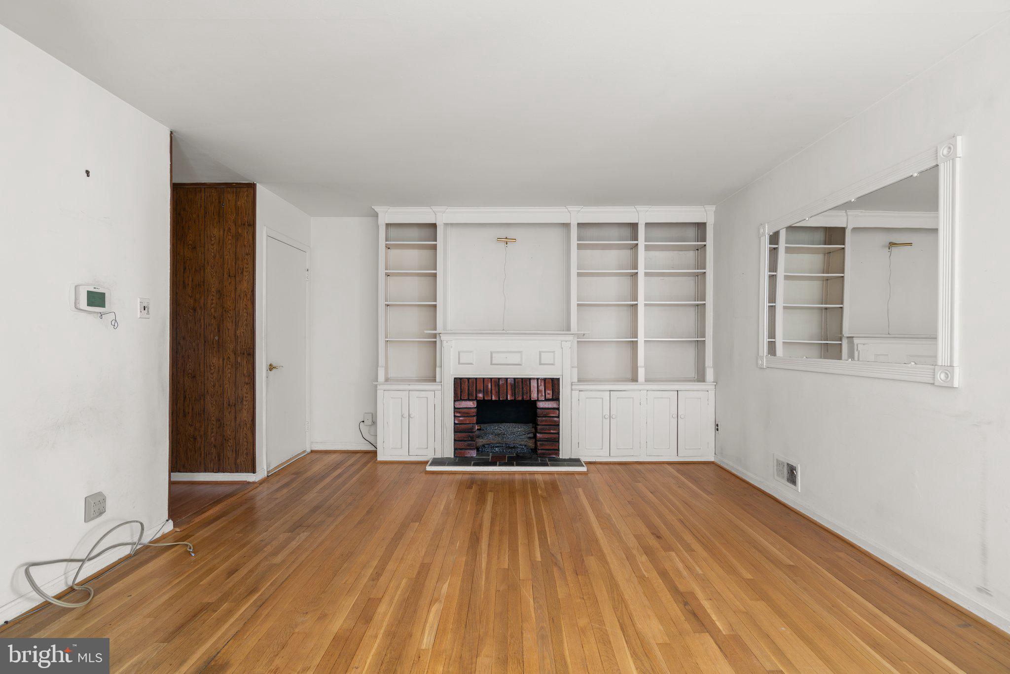 LAURELTON - Residential