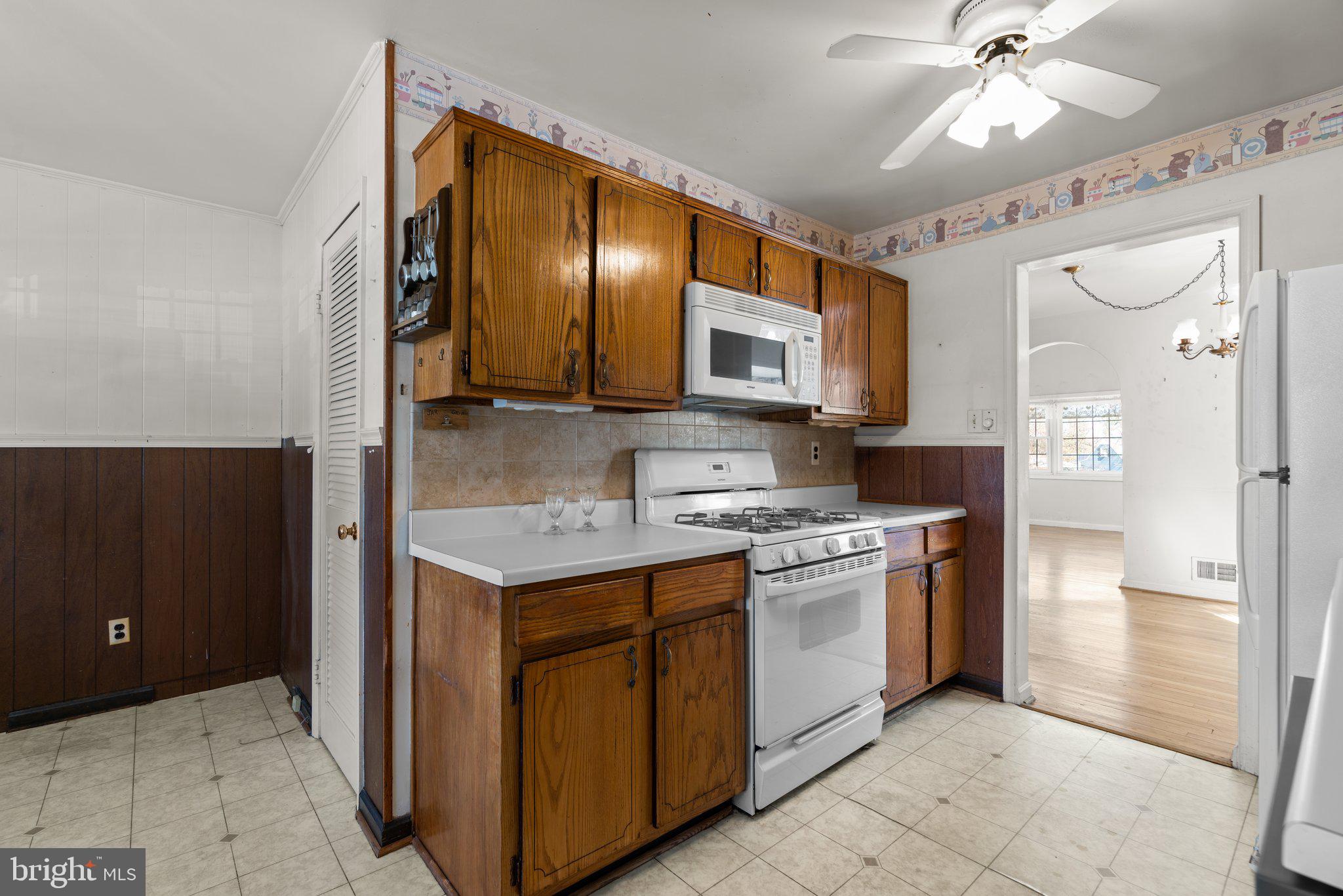 LAURELTON - Residential