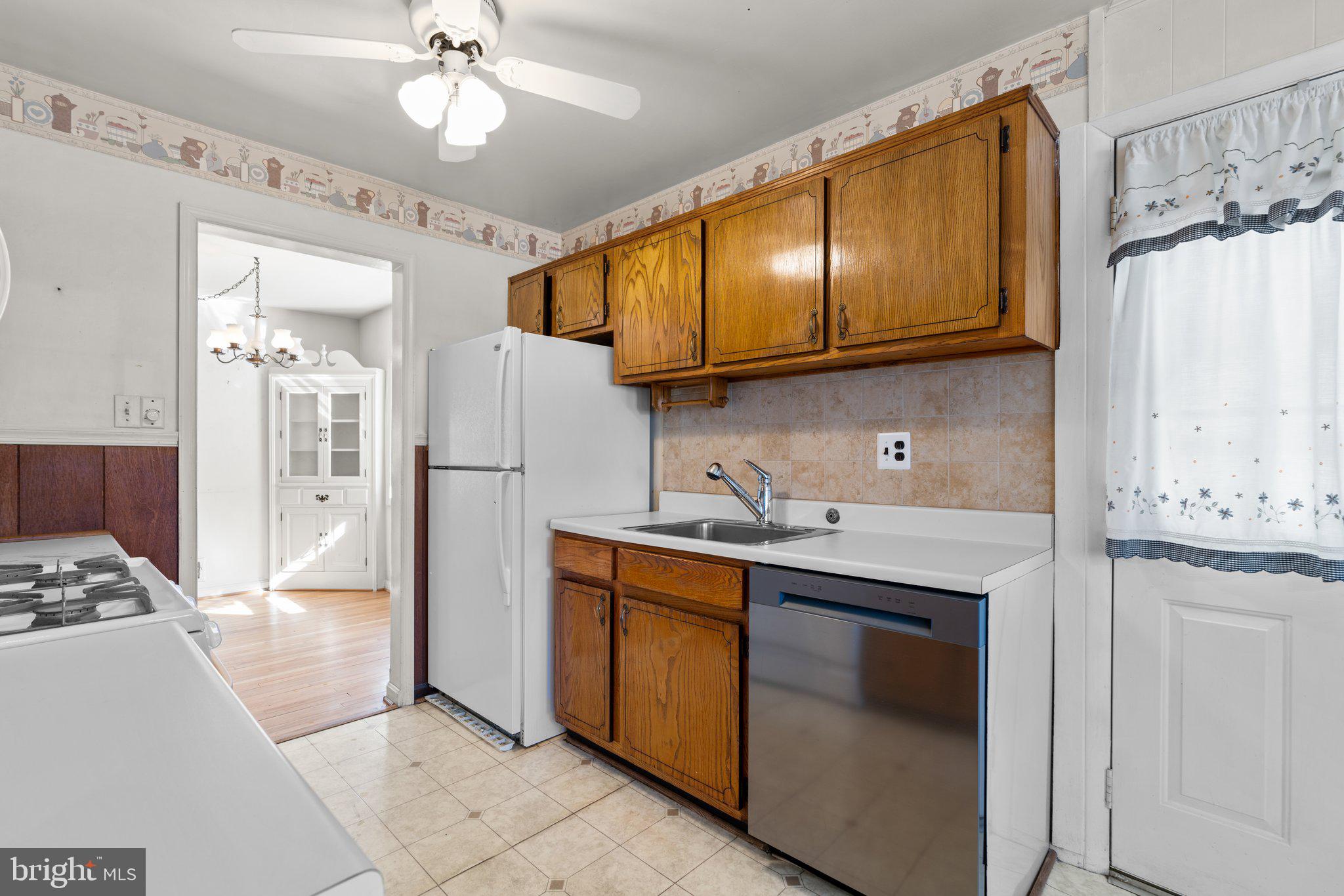 LAURELTON - Residential