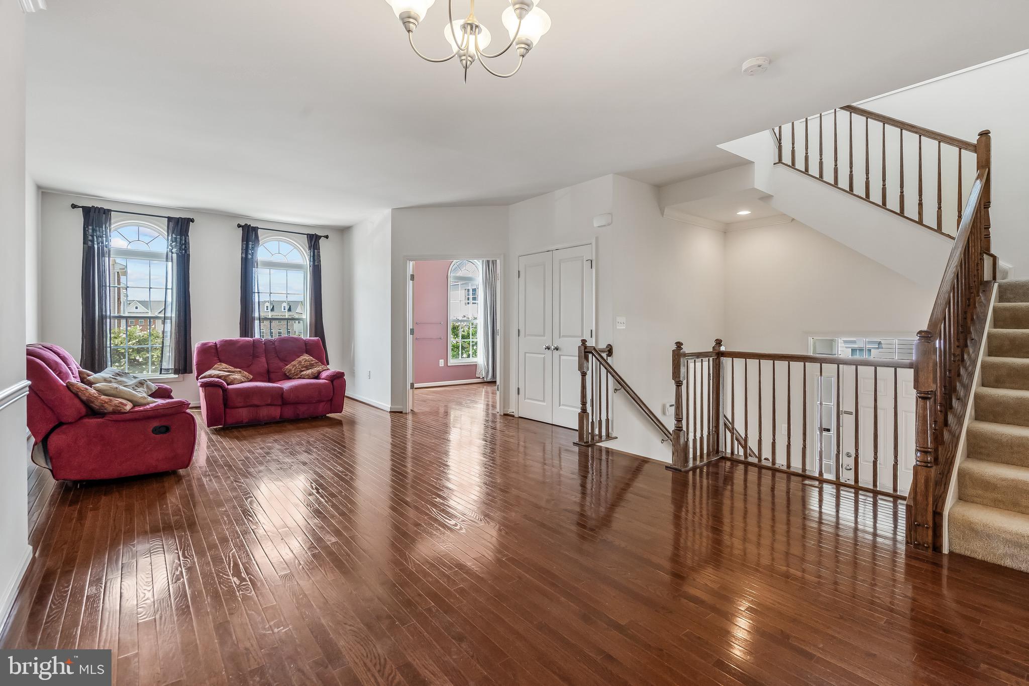 STRATSHIRE CROSSING - Residential