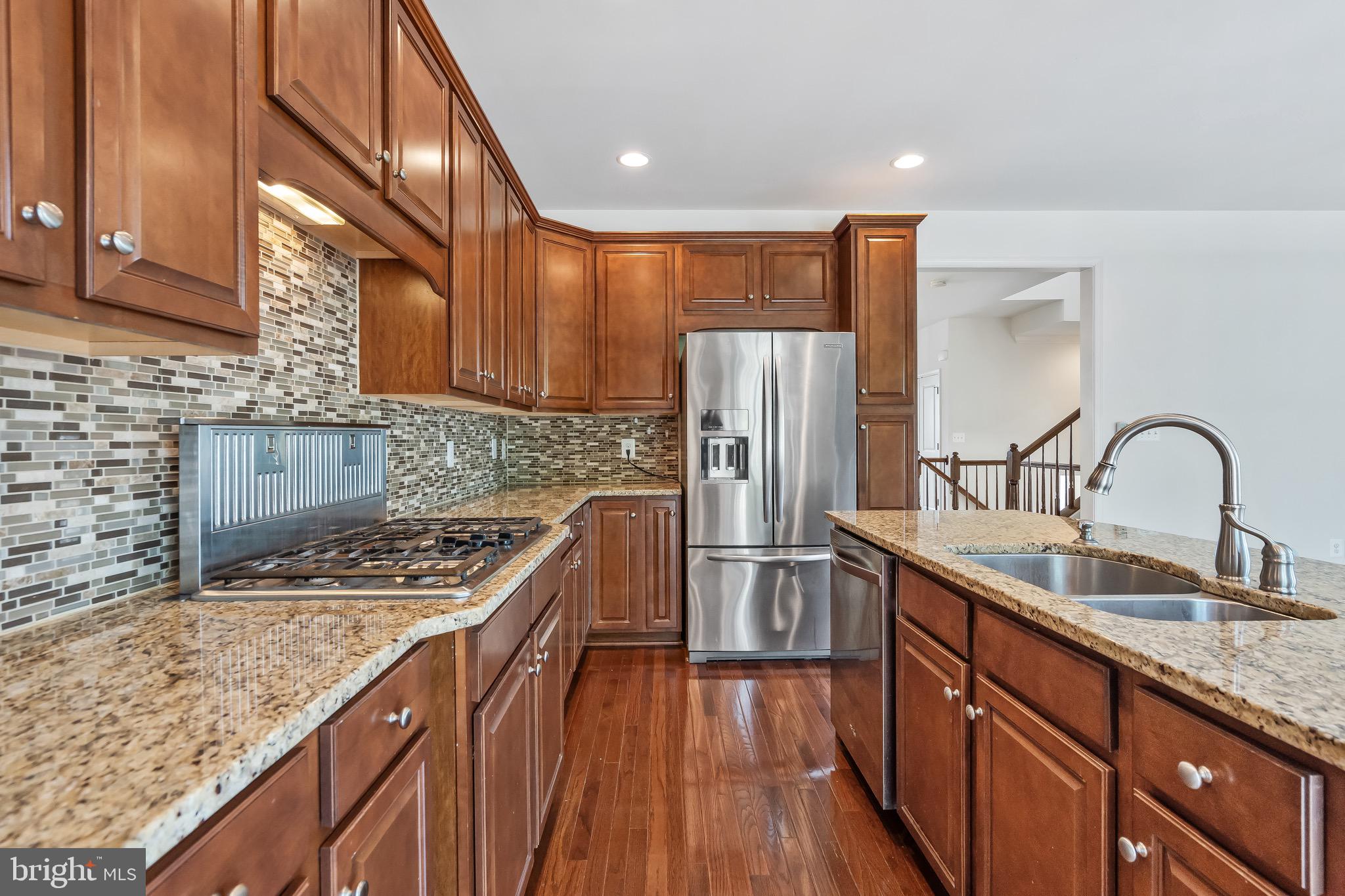 STRATSHIRE CROSSING - Residential