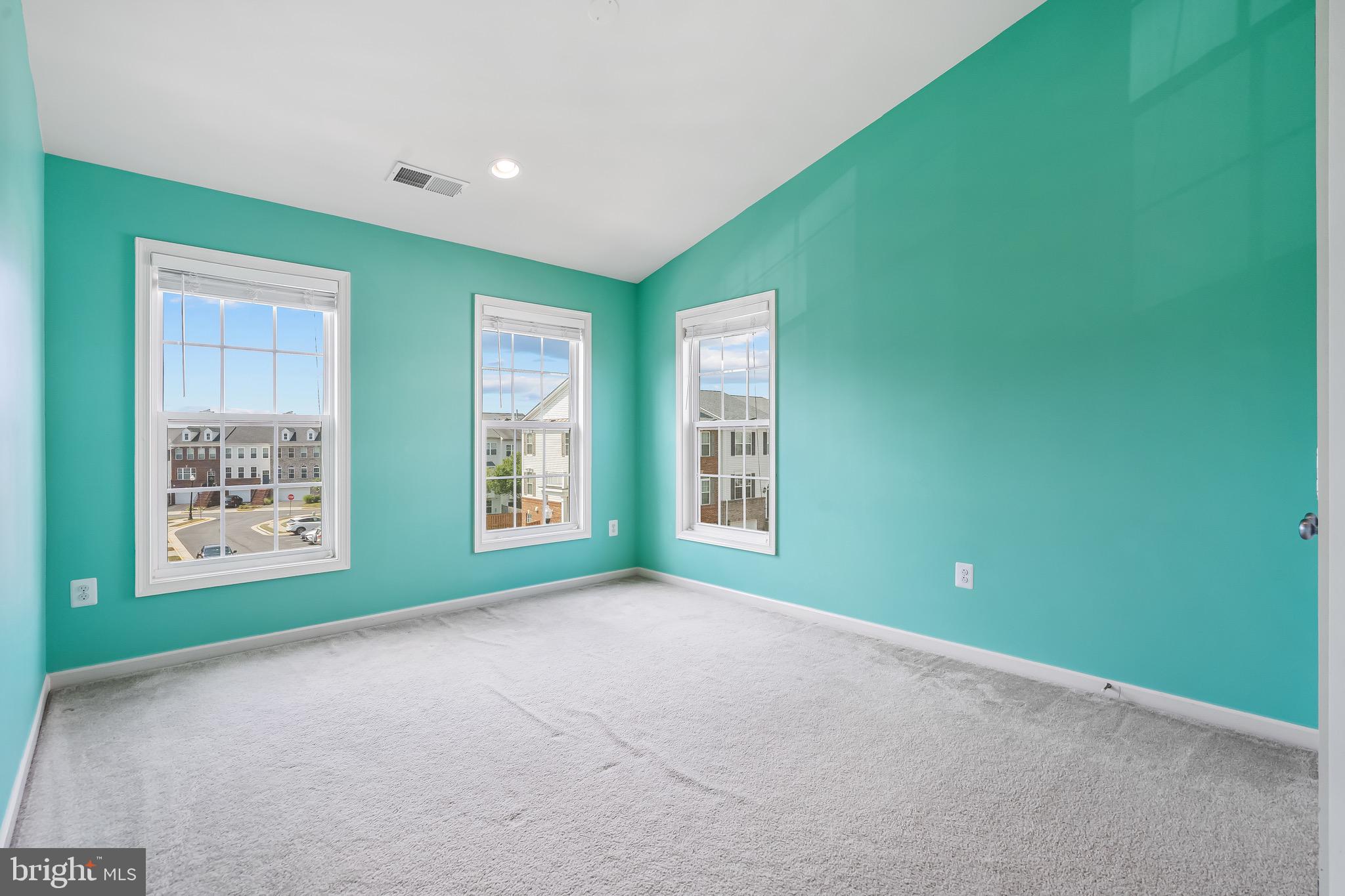 STRATSHIRE CROSSING - Residential