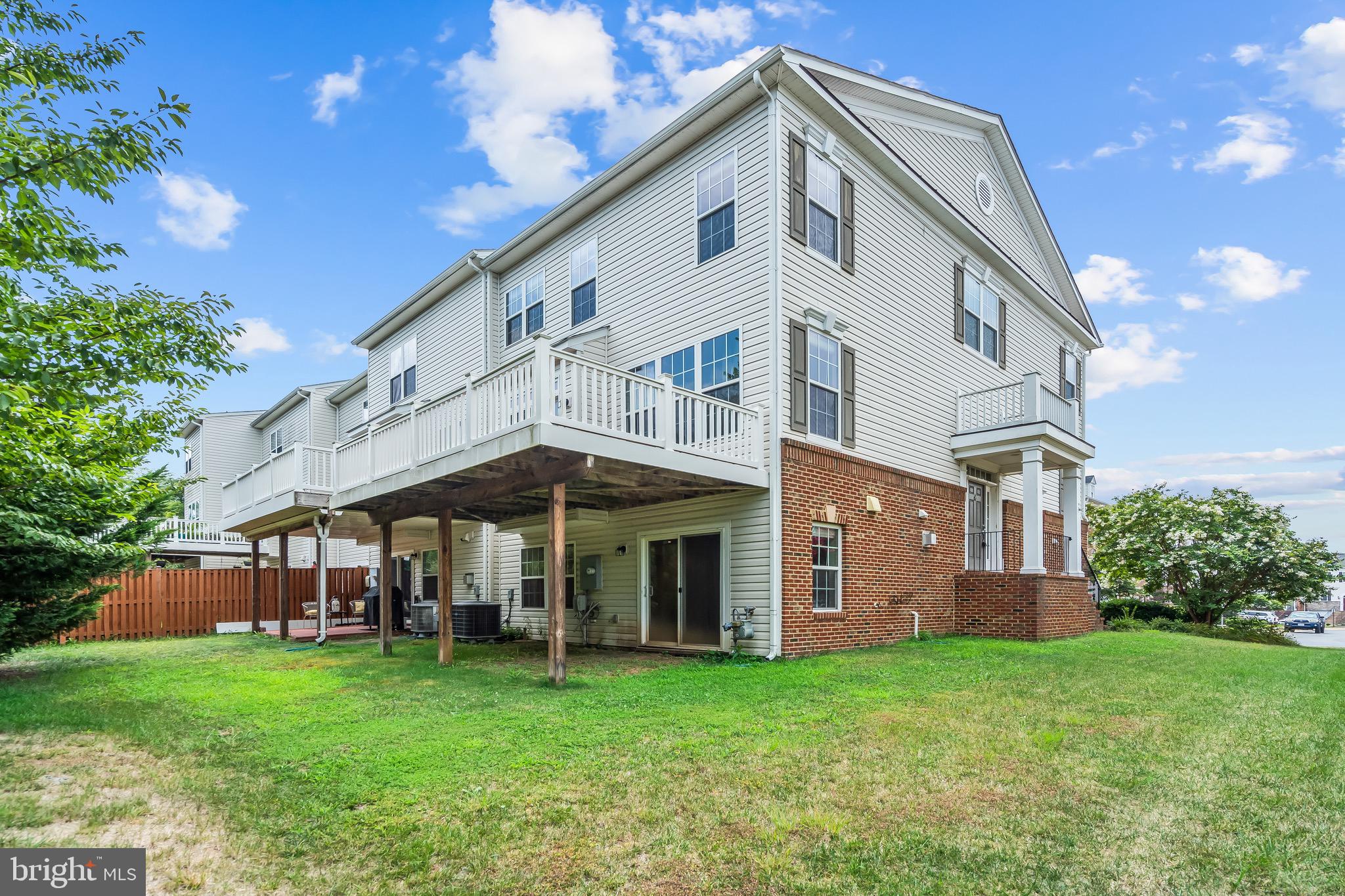 STRATSHIRE CROSSING - Residential