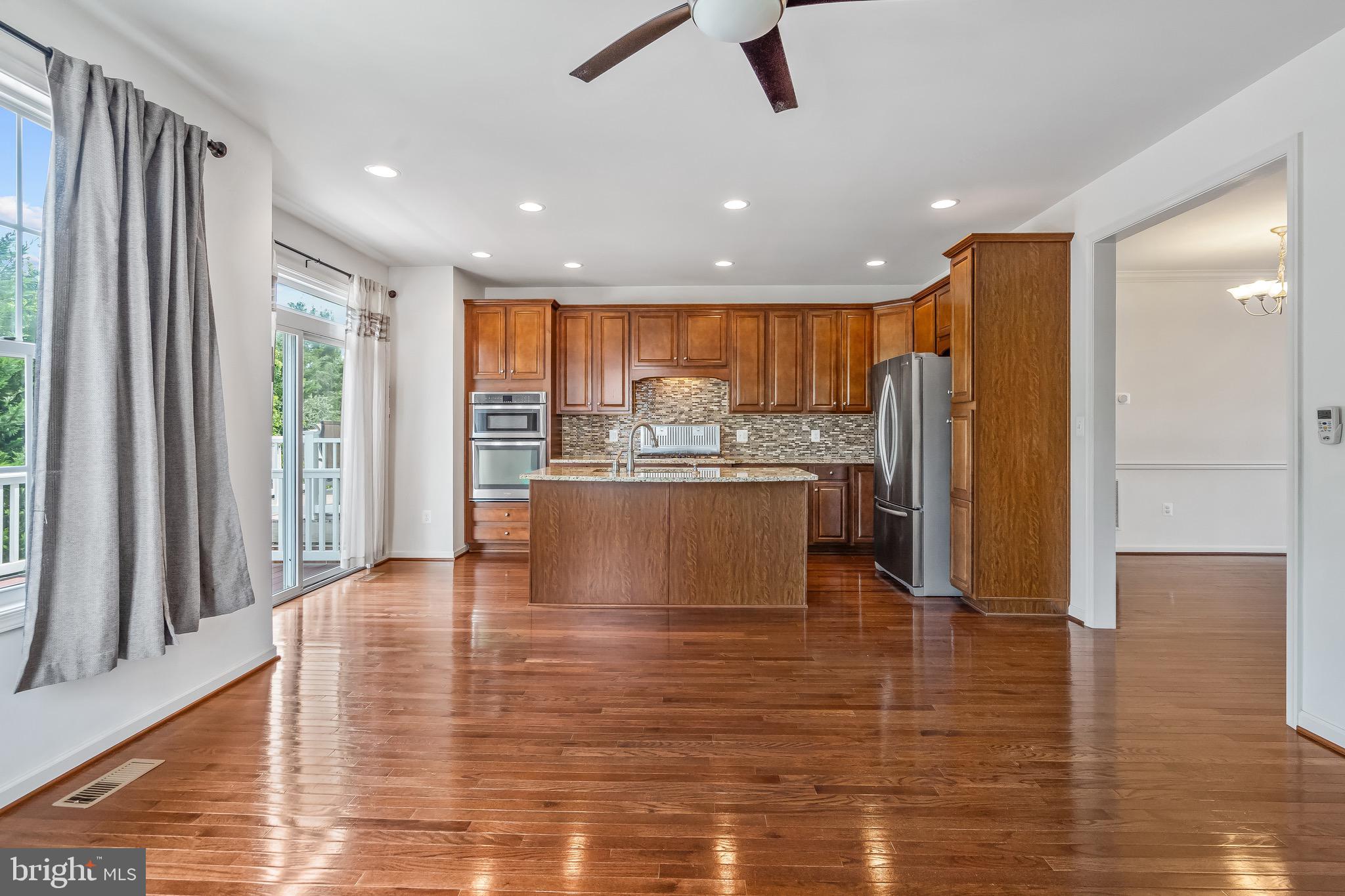 STRATSHIRE CROSSING - Residential