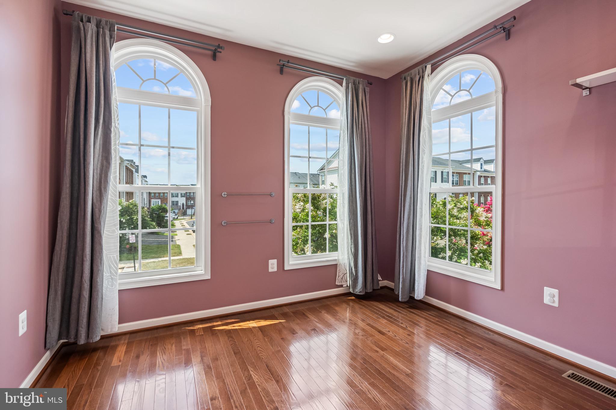 STRATSHIRE CROSSING - Residential