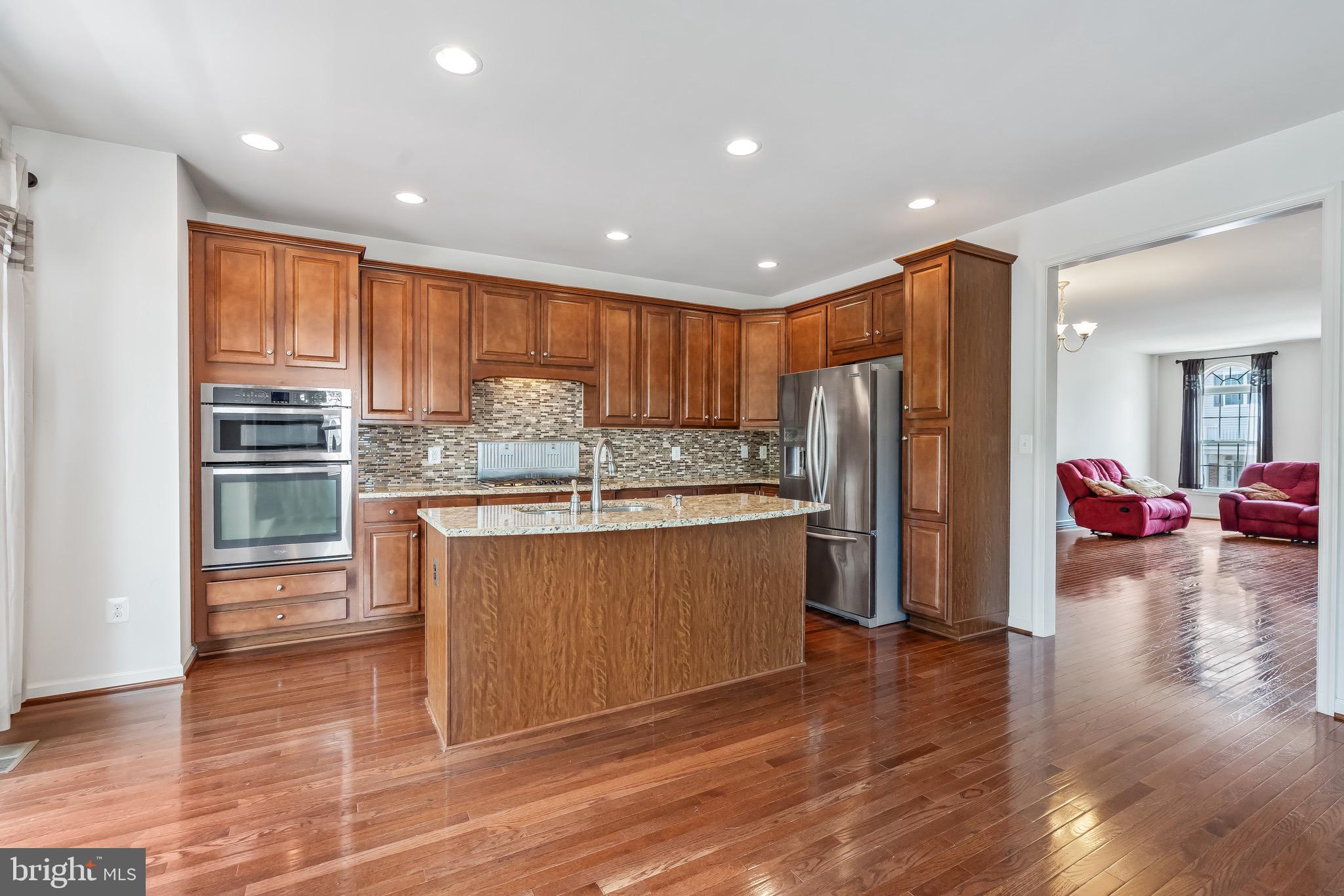 STRATSHIRE CROSSING - Residential