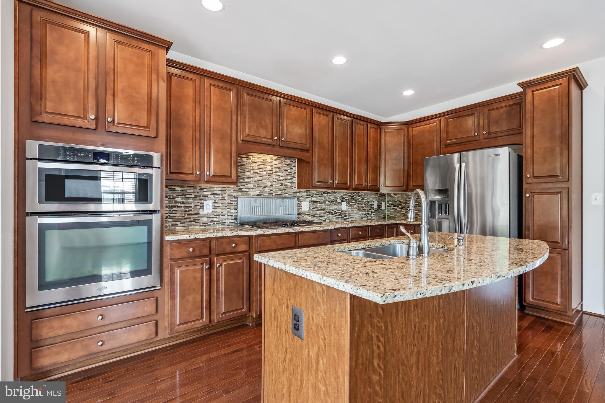 STRATSHIRE CROSSING - Residential