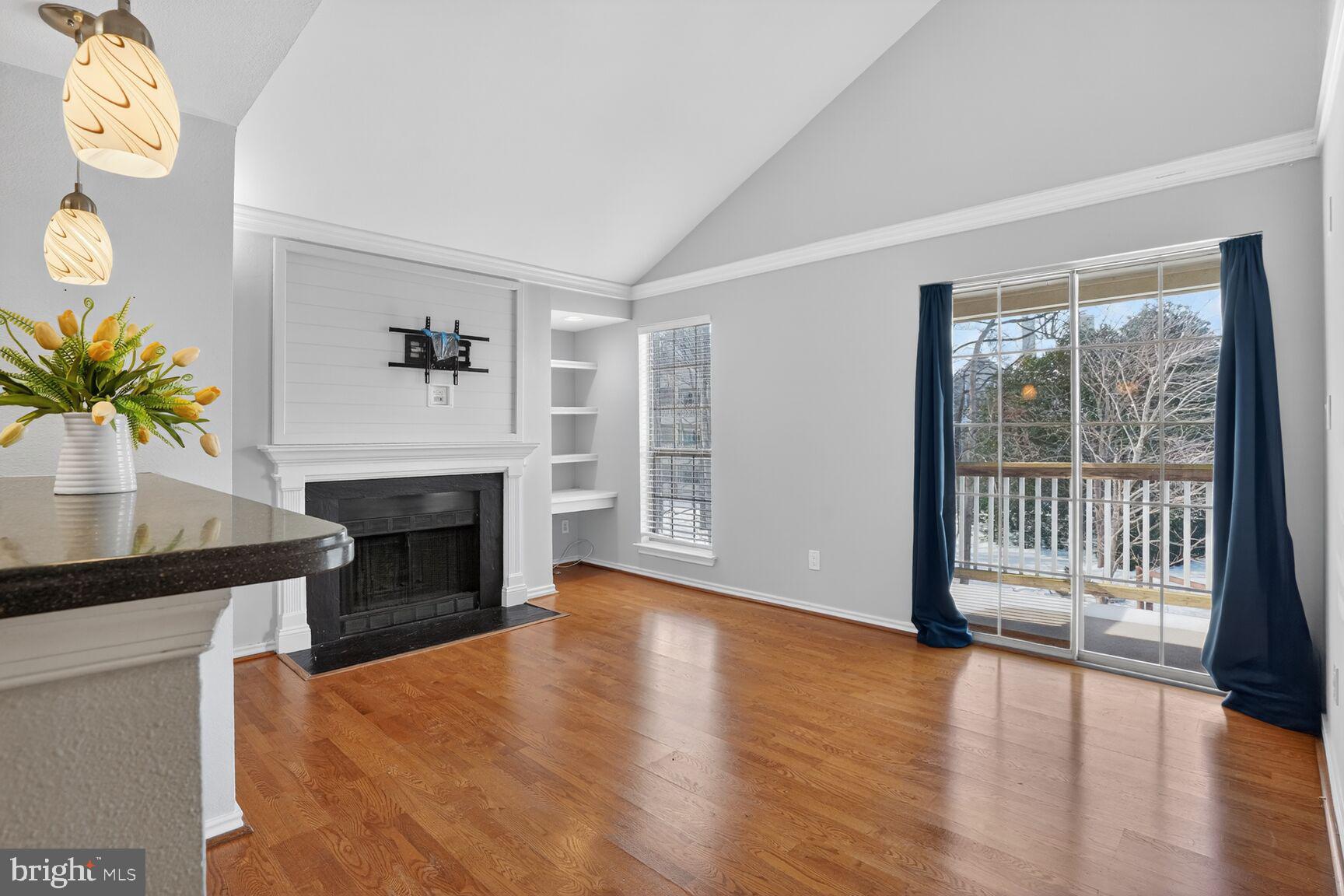 PENDERBROOK SQUARE CONDOMINIUMS - Residential