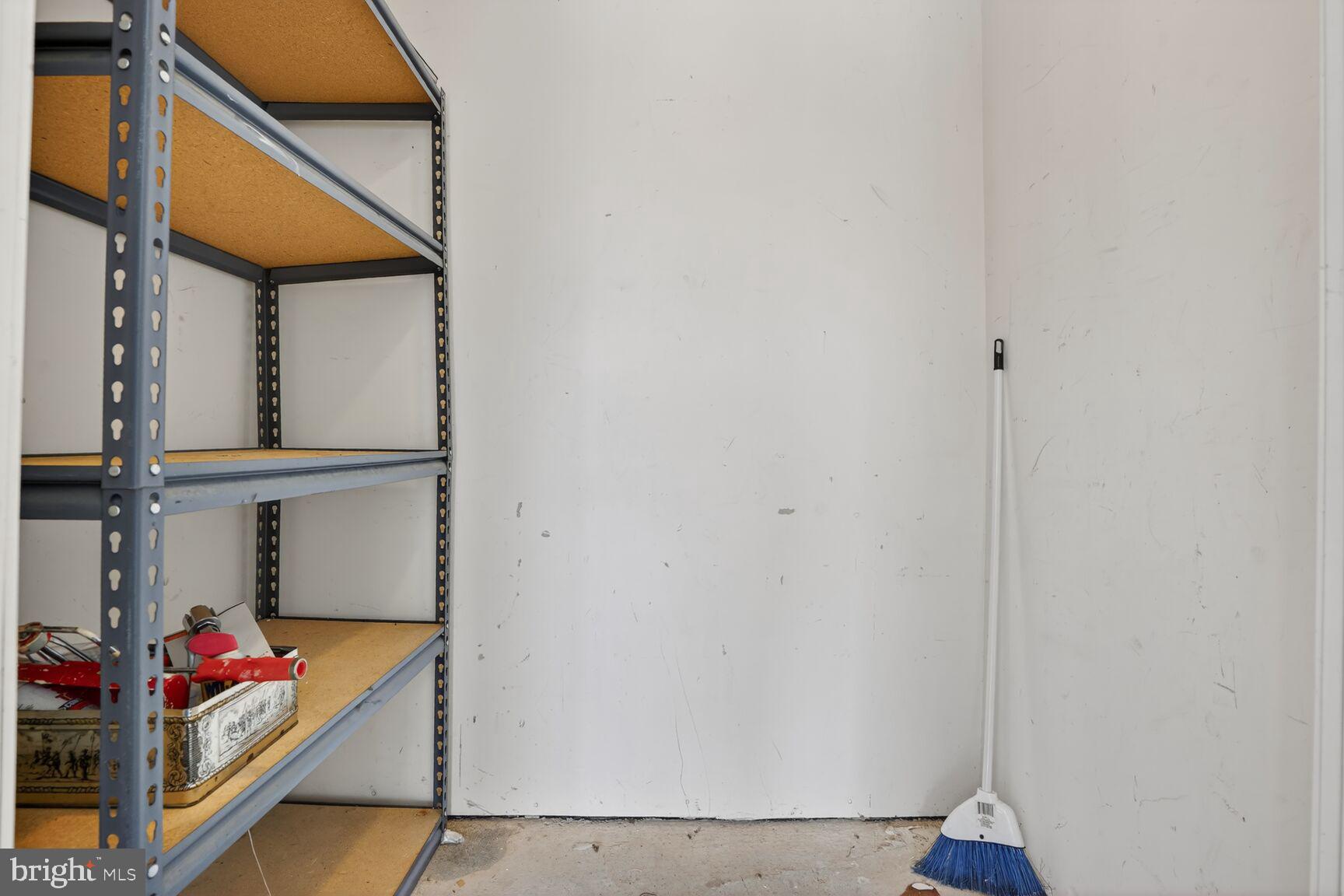 PENDERBROOK SQUARE CONDOMINIUMS - Residential