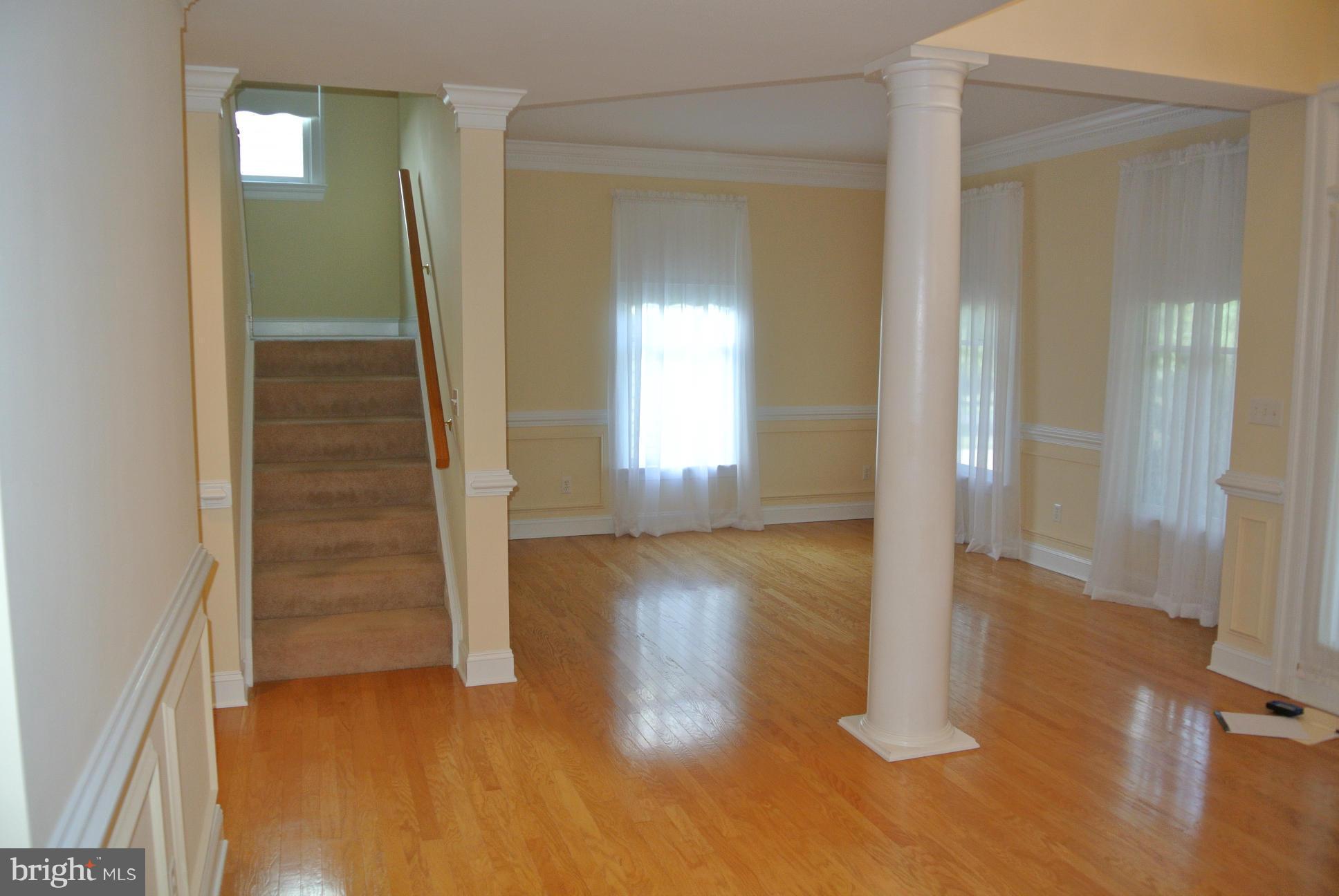 COUNTRY CLUB ESTATES - Residential