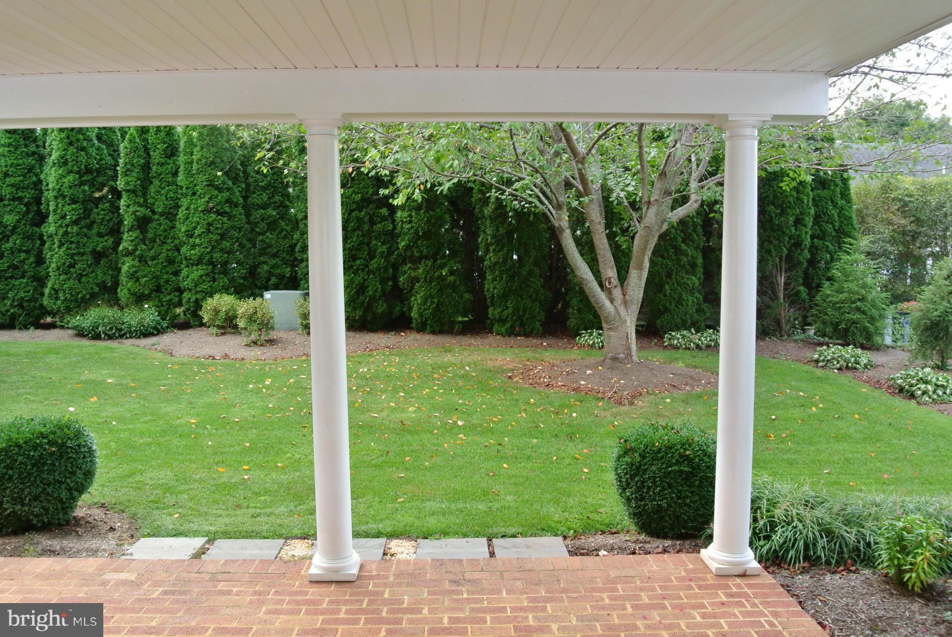 COUNTRY CLUB ESTATES - Residential