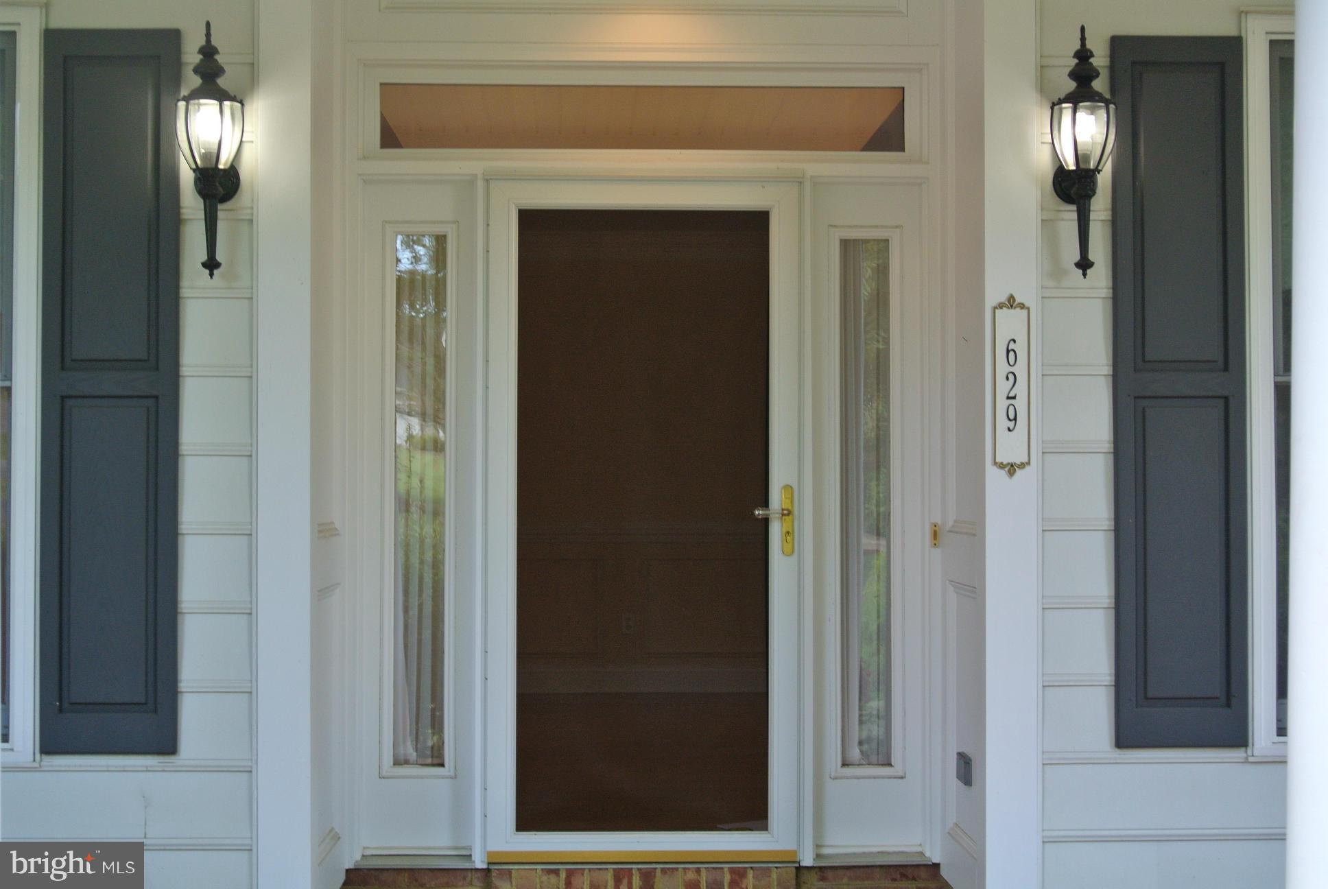 COUNTRY CLUB ESTATES - Residential