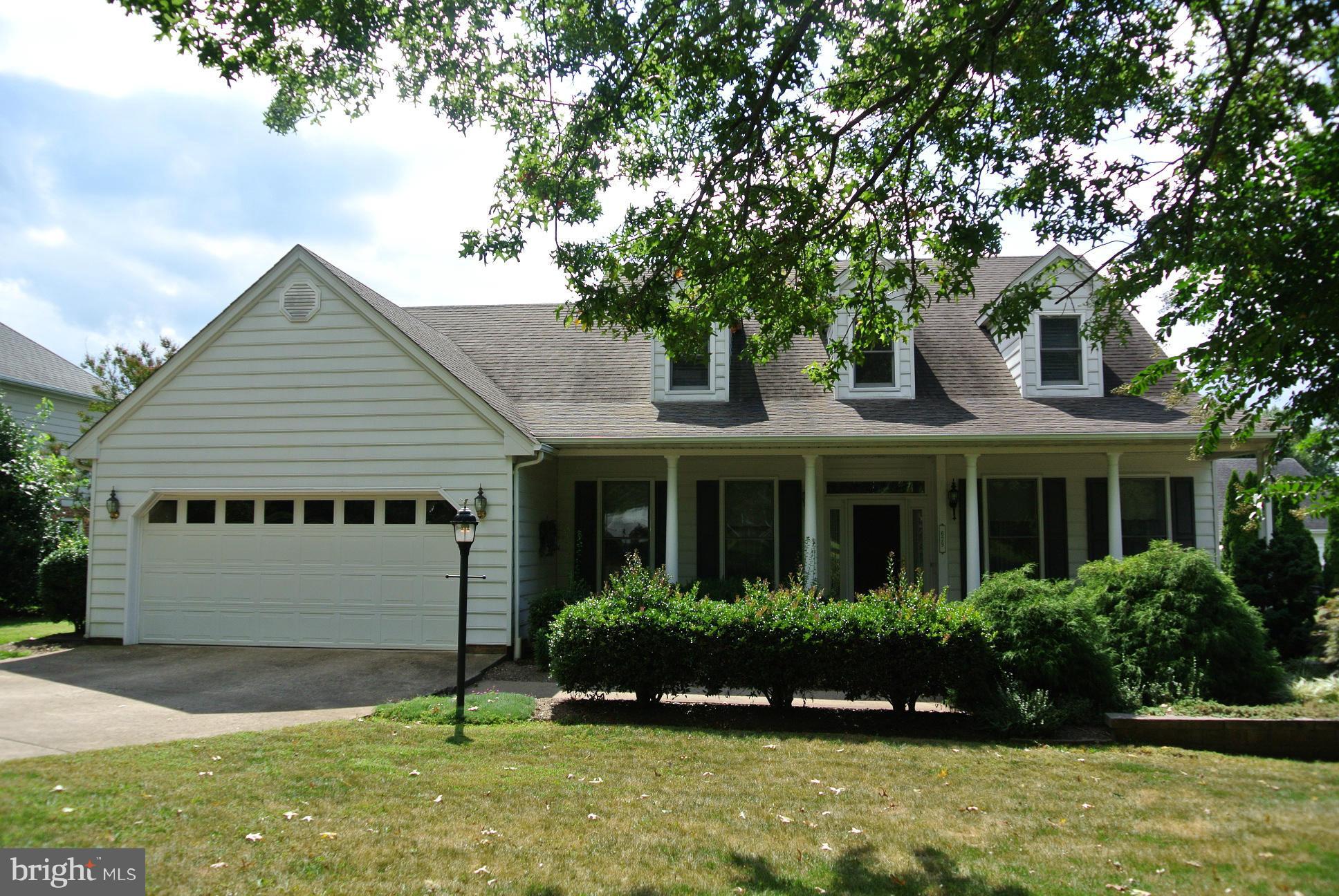 COUNTRY CLUB ESTATES - Residential