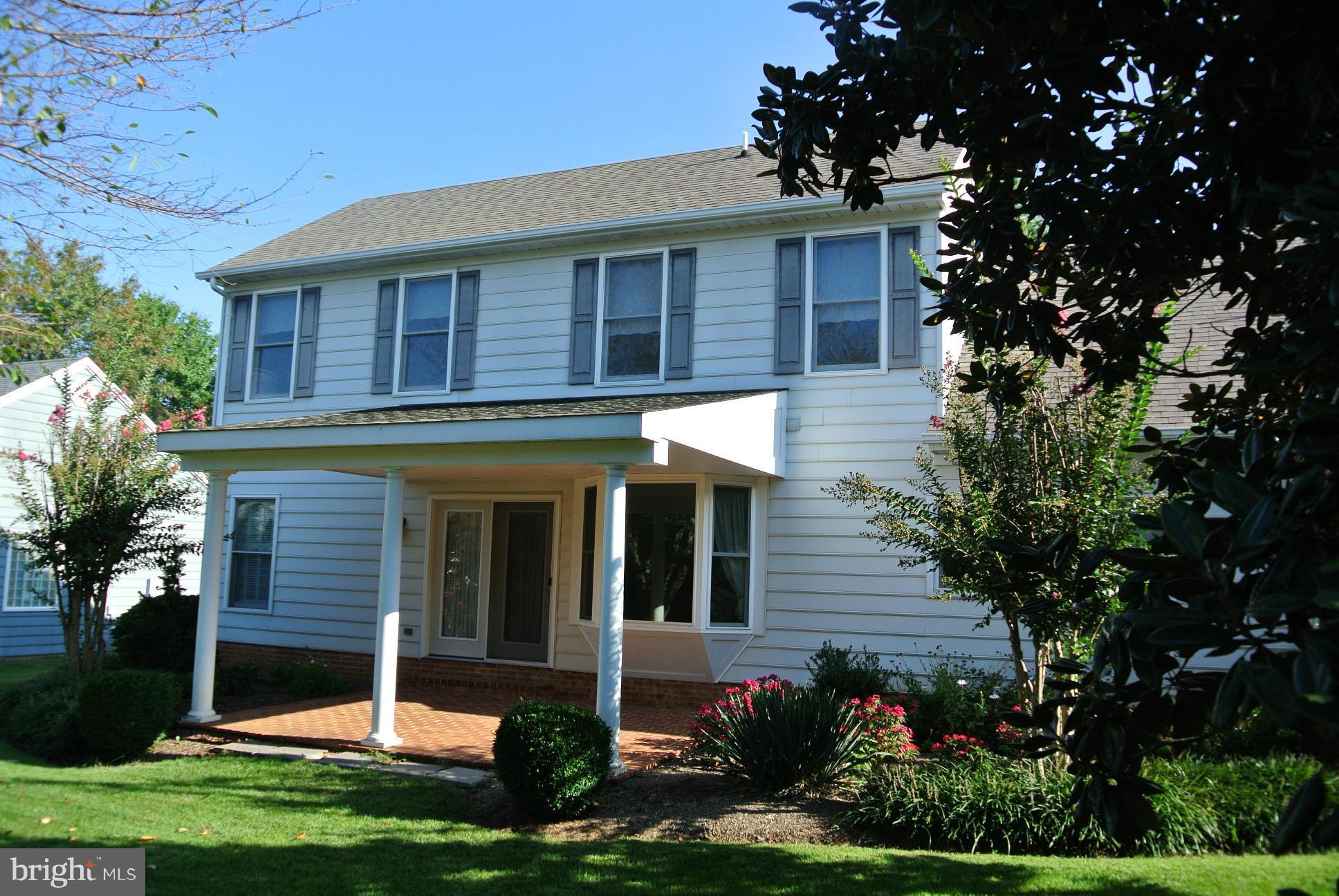 COUNTRY CLUB ESTATES - Residential