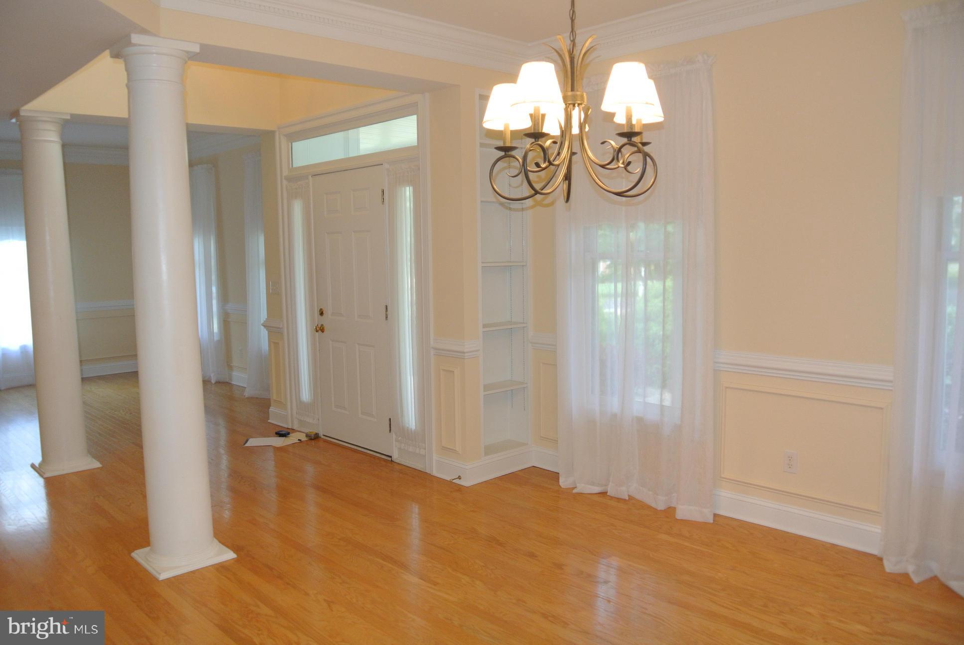 COUNTRY CLUB ESTATES - Residential