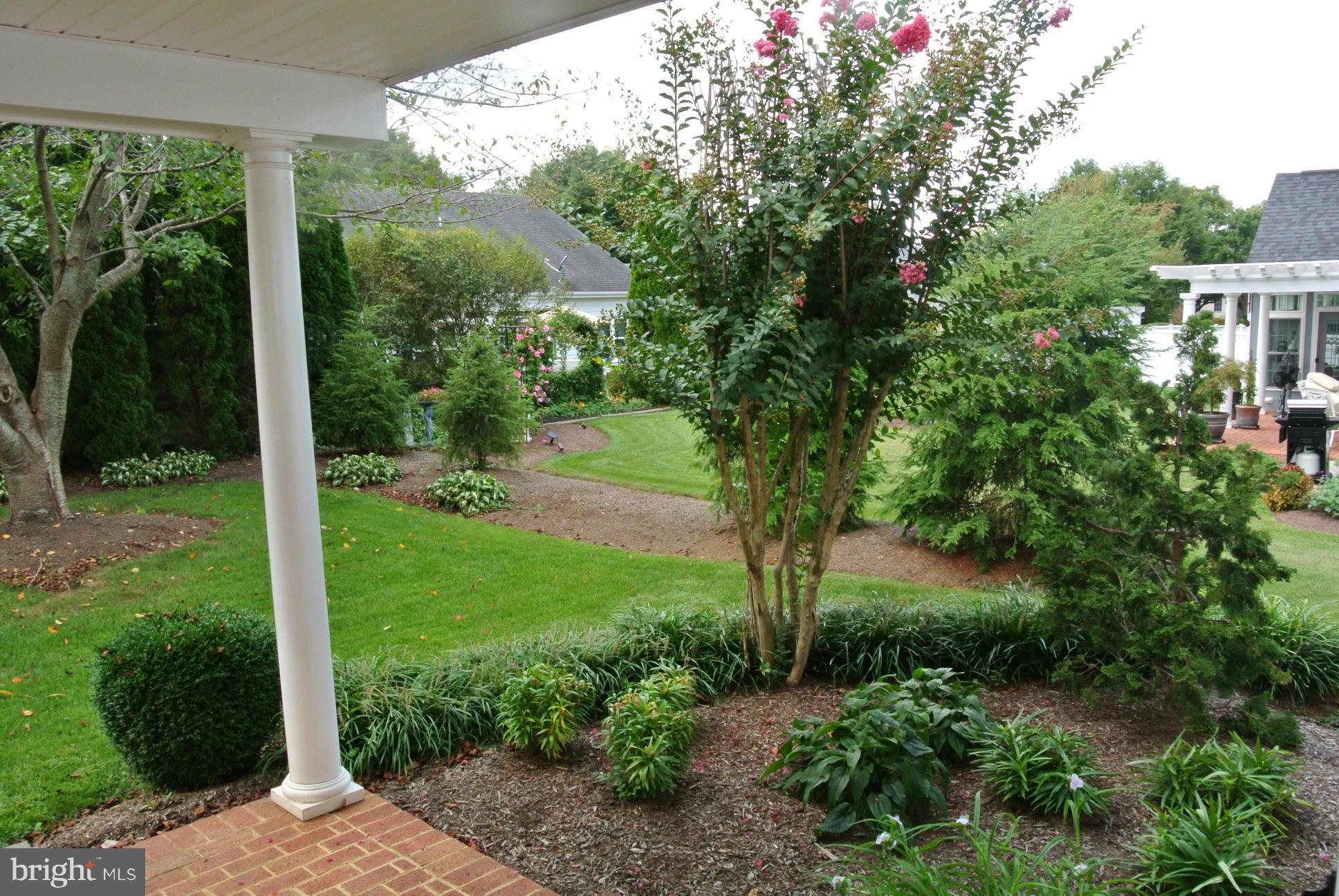 COUNTRY CLUB ESTATES - Residential