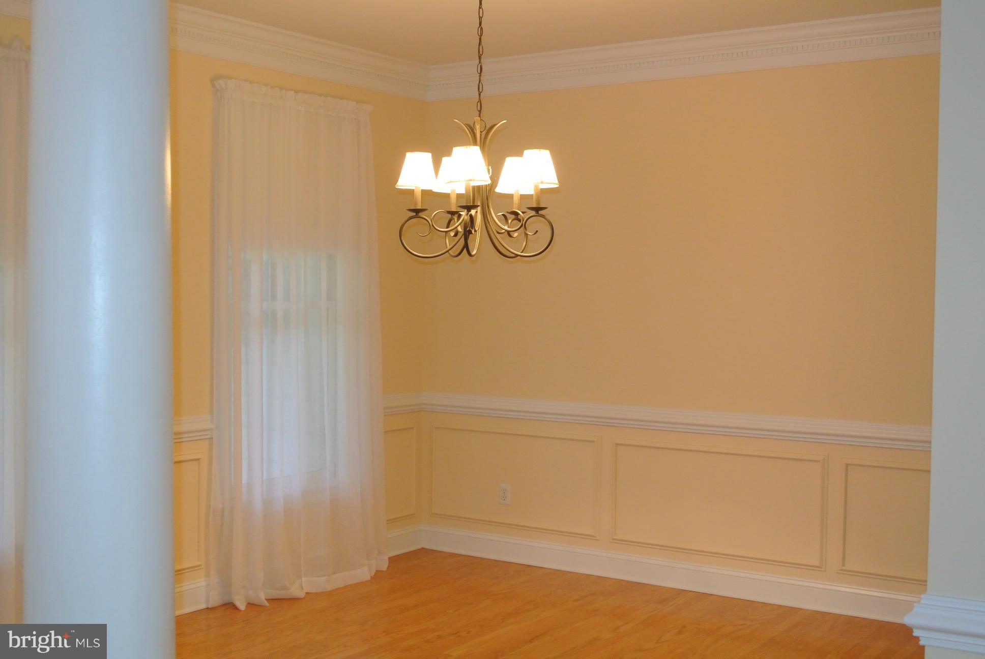 COUNTRY CLUB ESTATES - Residential