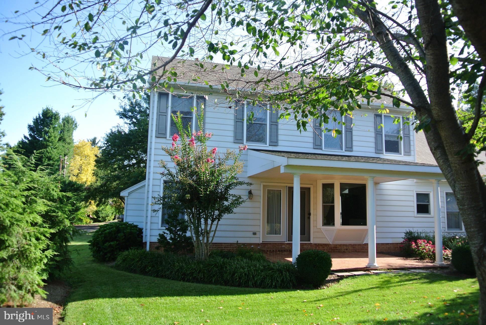 COUNTRY CLUB ESTATES - Residential