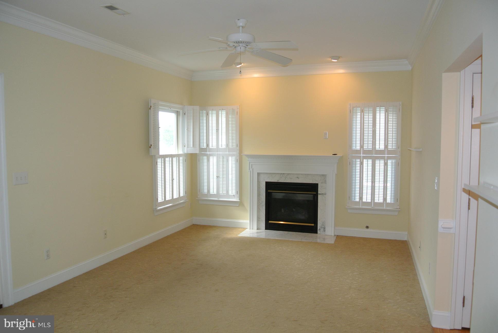 COUNTRY CLUB ESTATES - Residential