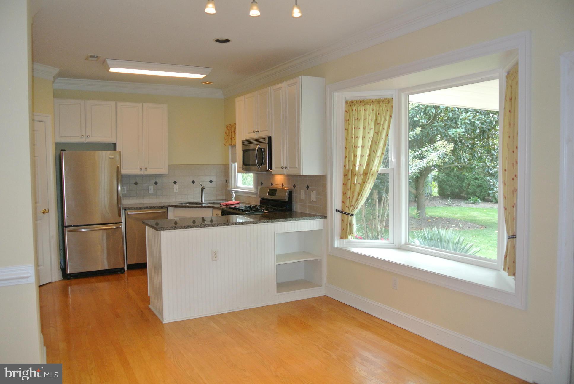 COUNTRY CLUB ESTATES - Residential