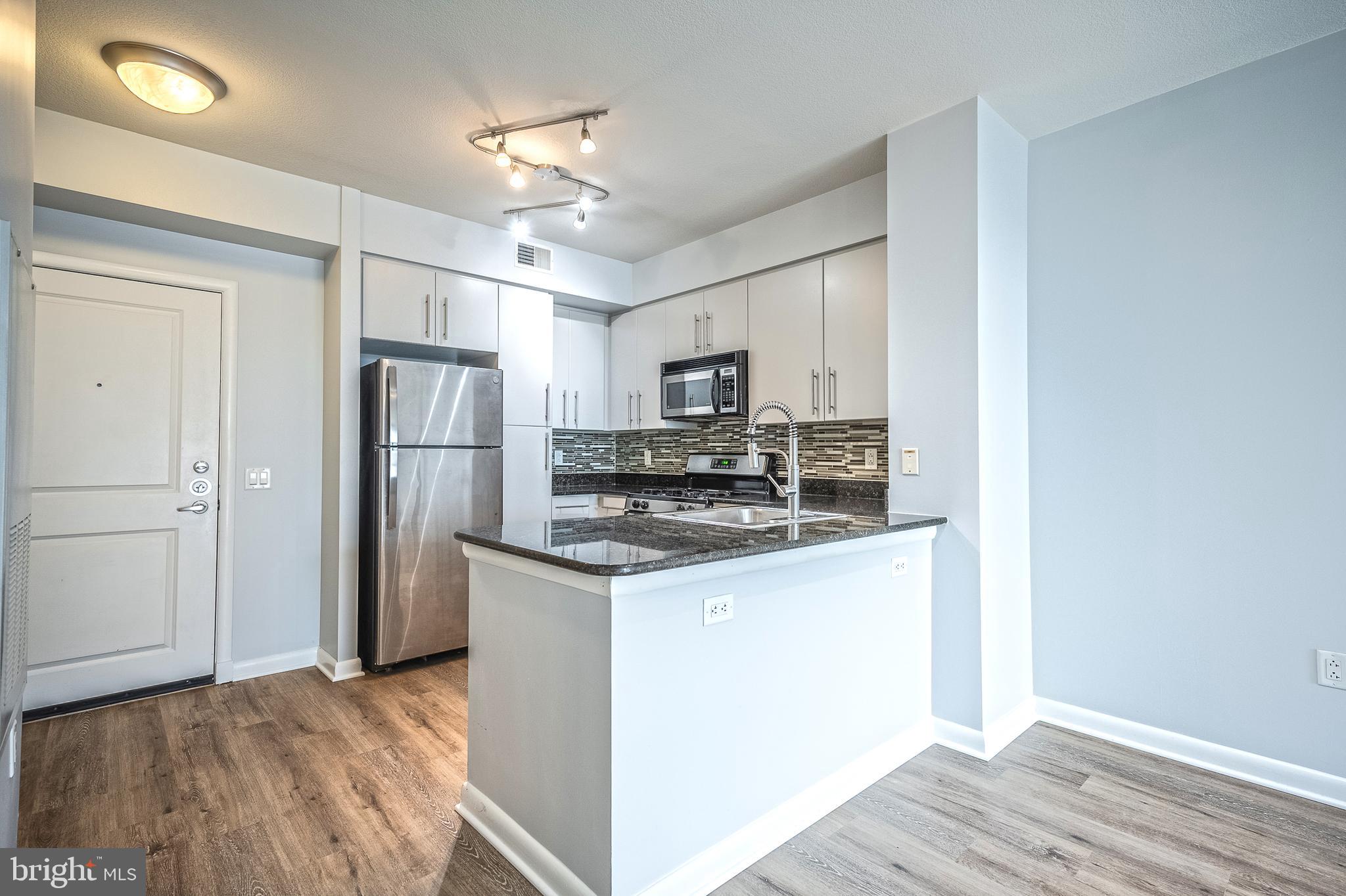 1021 N GARFIELD STREET 747