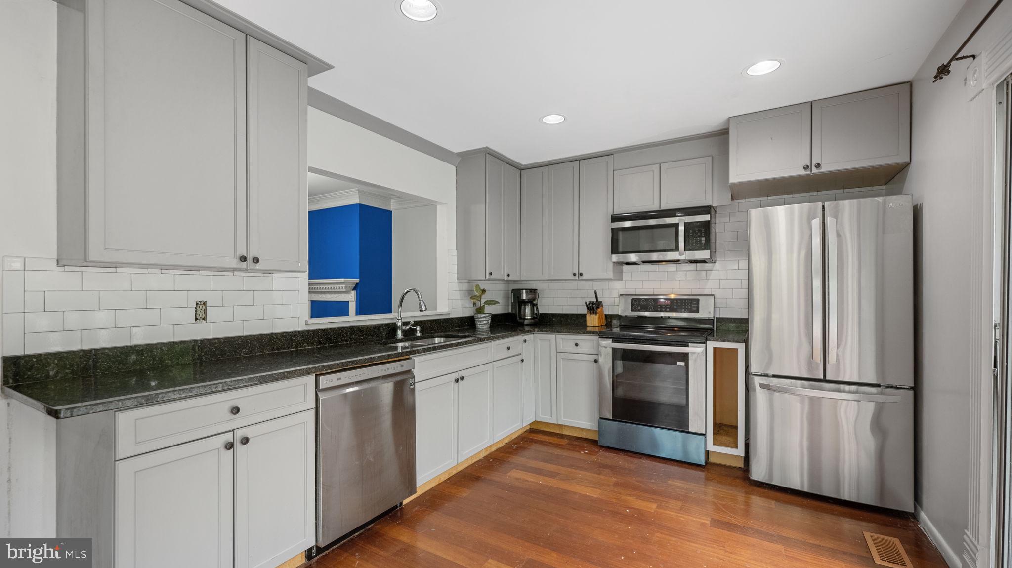 CHURCHILL TOWN SECTOR - Residential Lease