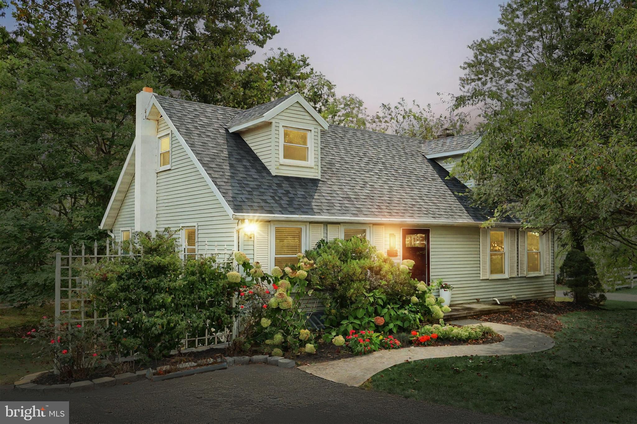 13 PARADISE COURT