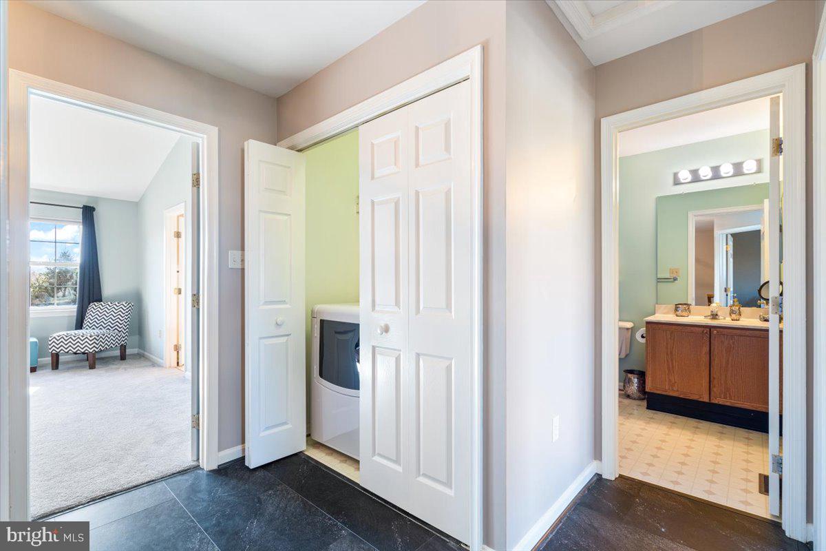 WATERSIDE - Residential