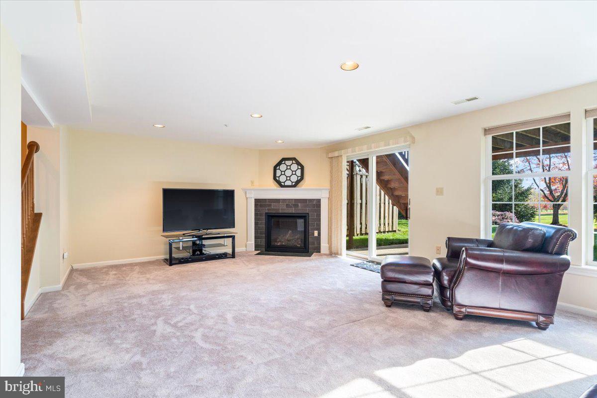 WATERSIDE - Residential