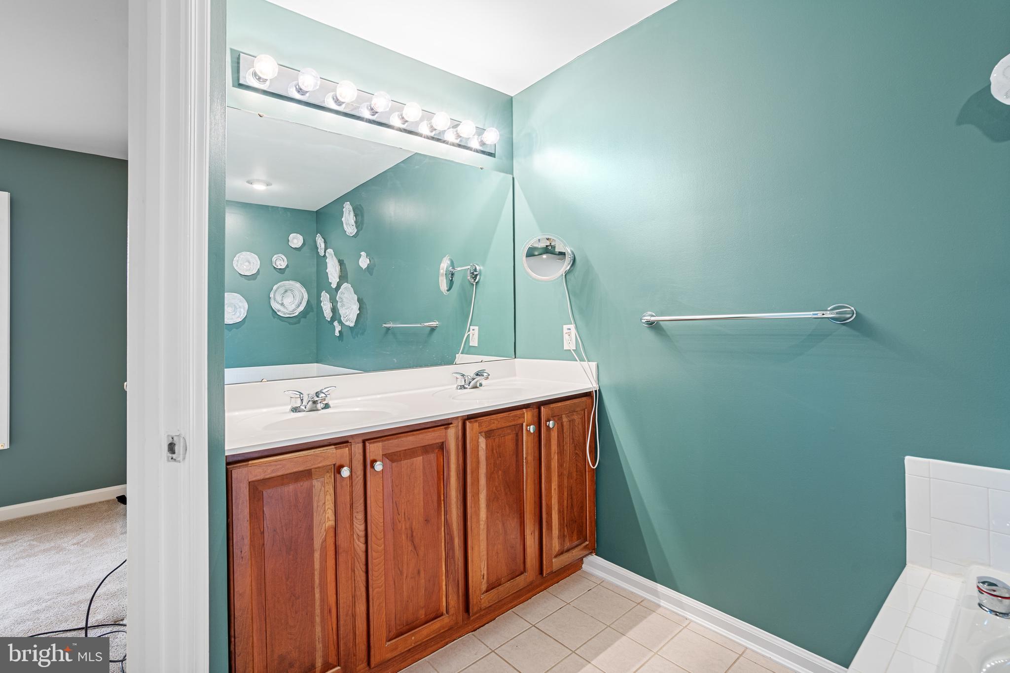 SUNNYBROOK - Residential