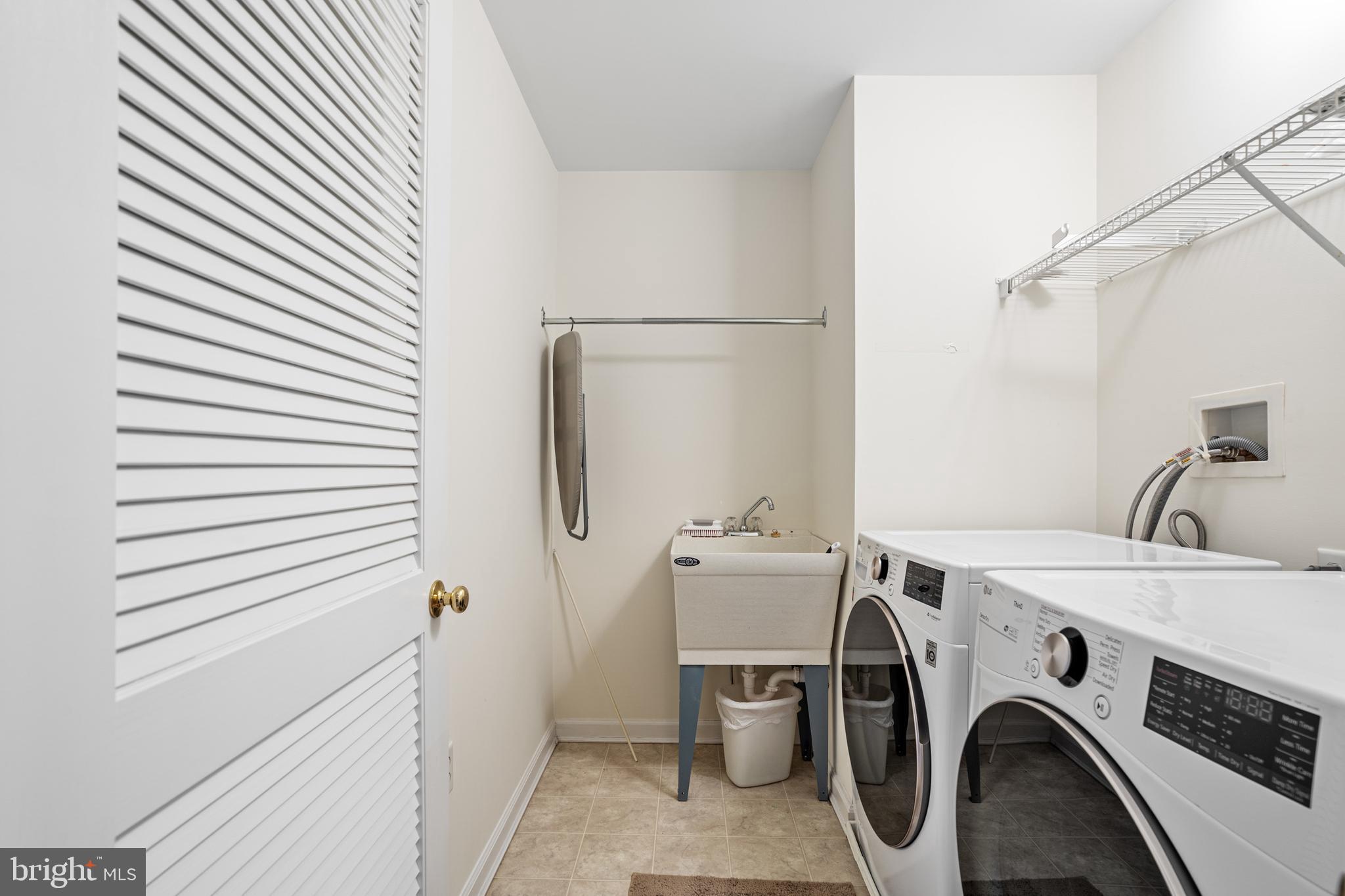 SUNNYBROOK - Residential